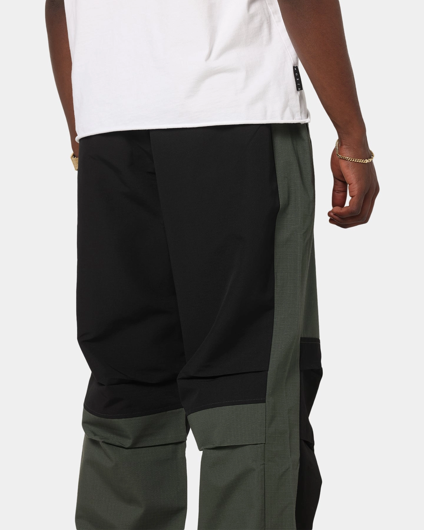 Padded hips Carre Avalanche Baggy Pants Khaki/Black
