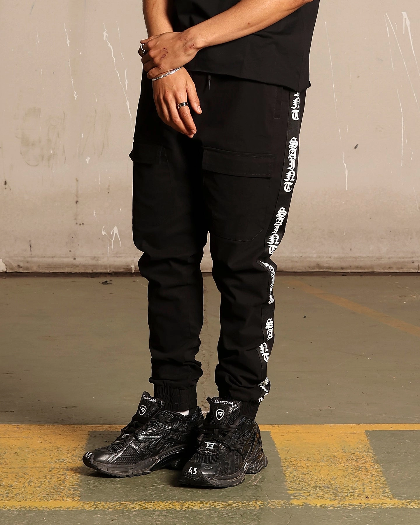 NonRestrictiveCut Saint Morta Fallen Jogger Black
