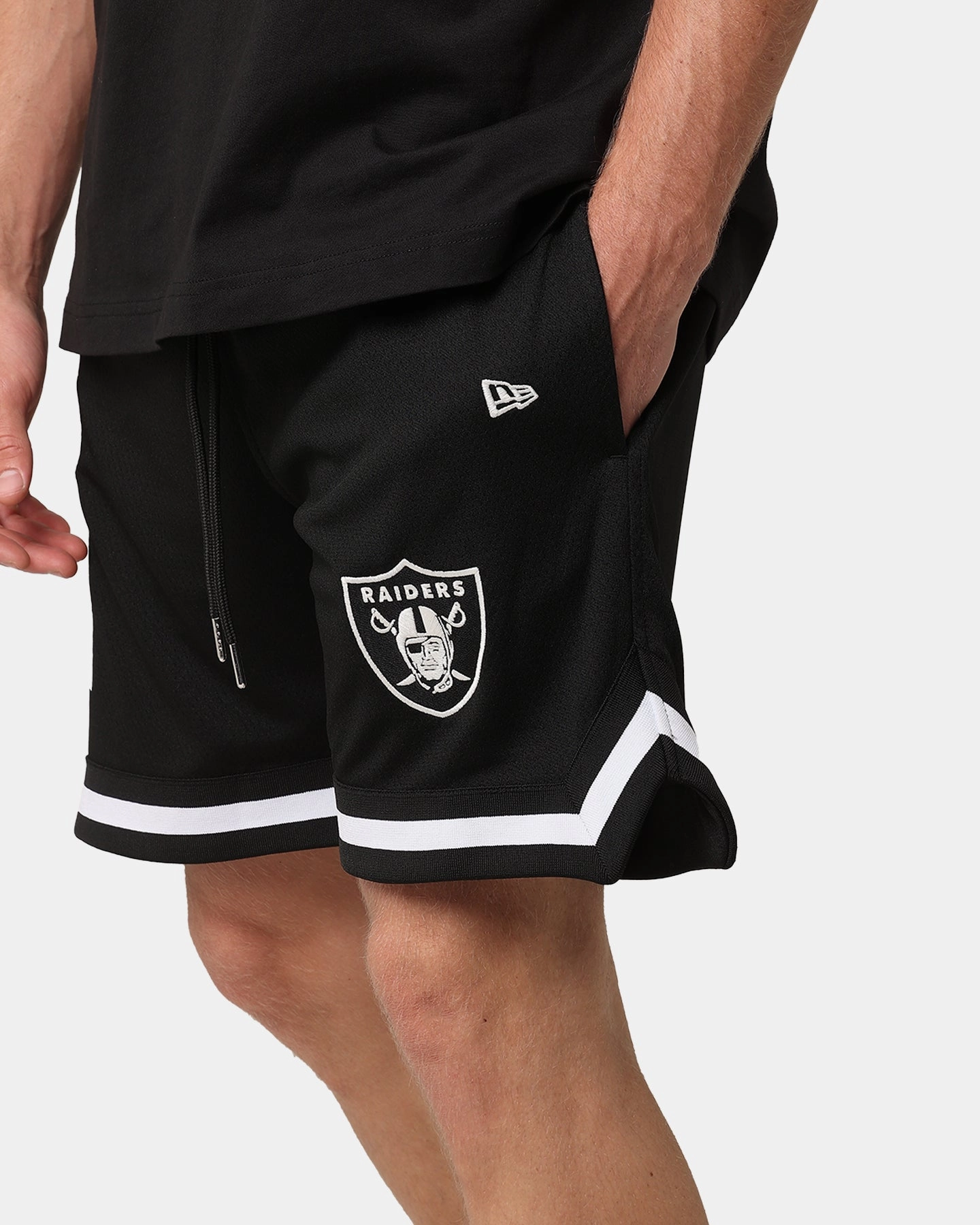 New Era Las Vegas Raiders Mesh Glow Shorts Black cardigan