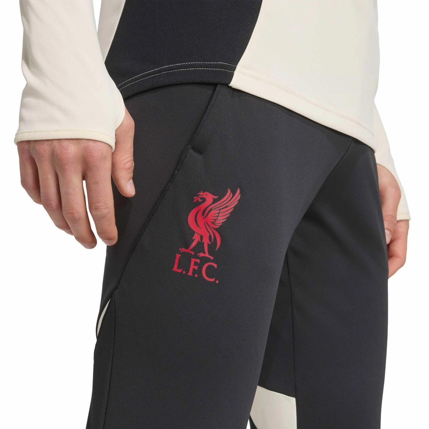 SheerLayer Ventilation Systems Golf Course Liverpool FC black training technical Soccer tracksuit 2025/26 - Adidas