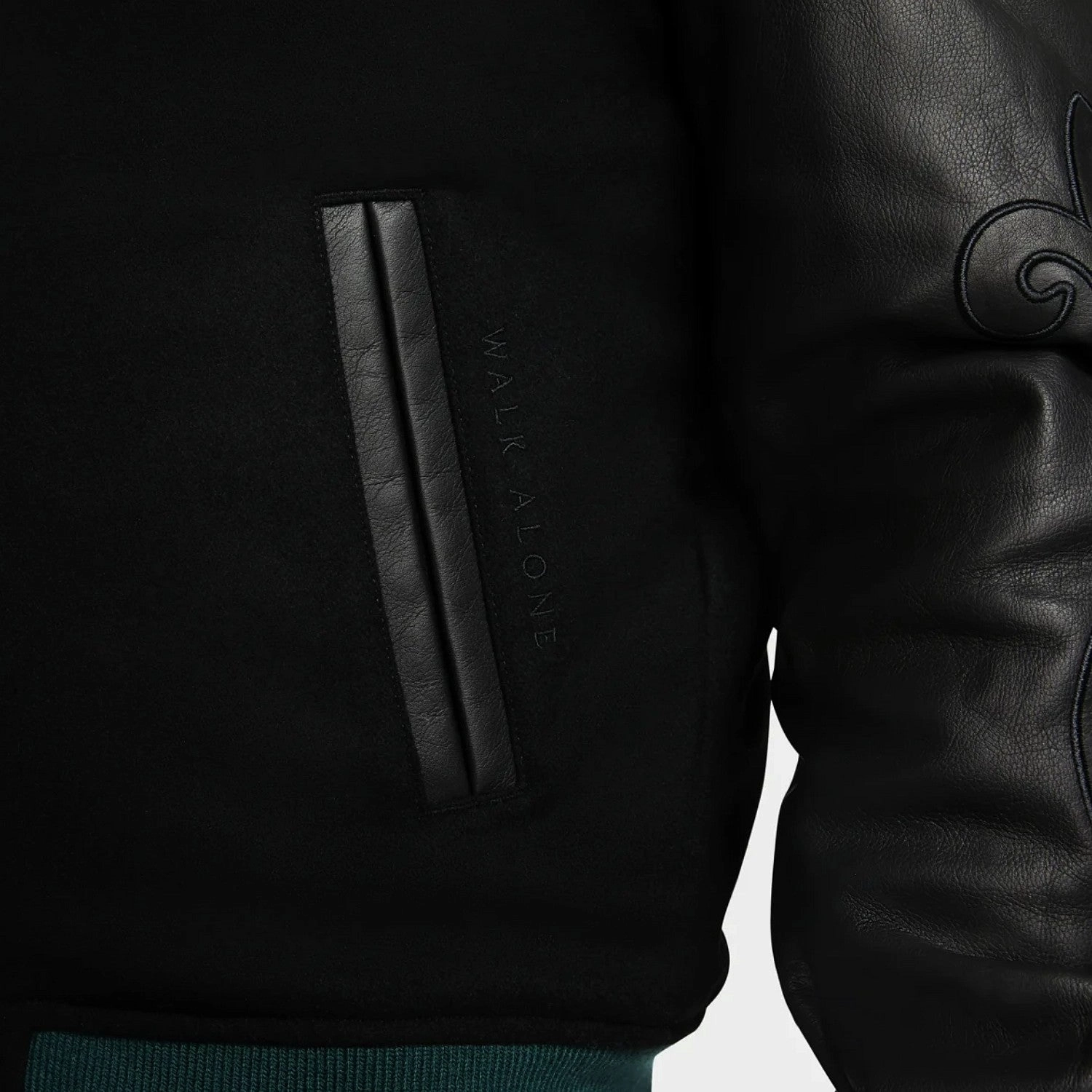 Tagless Neck Label ribbon venue Liverpool FC Destroyer varsity bomber jacket 2021/22 - Nike