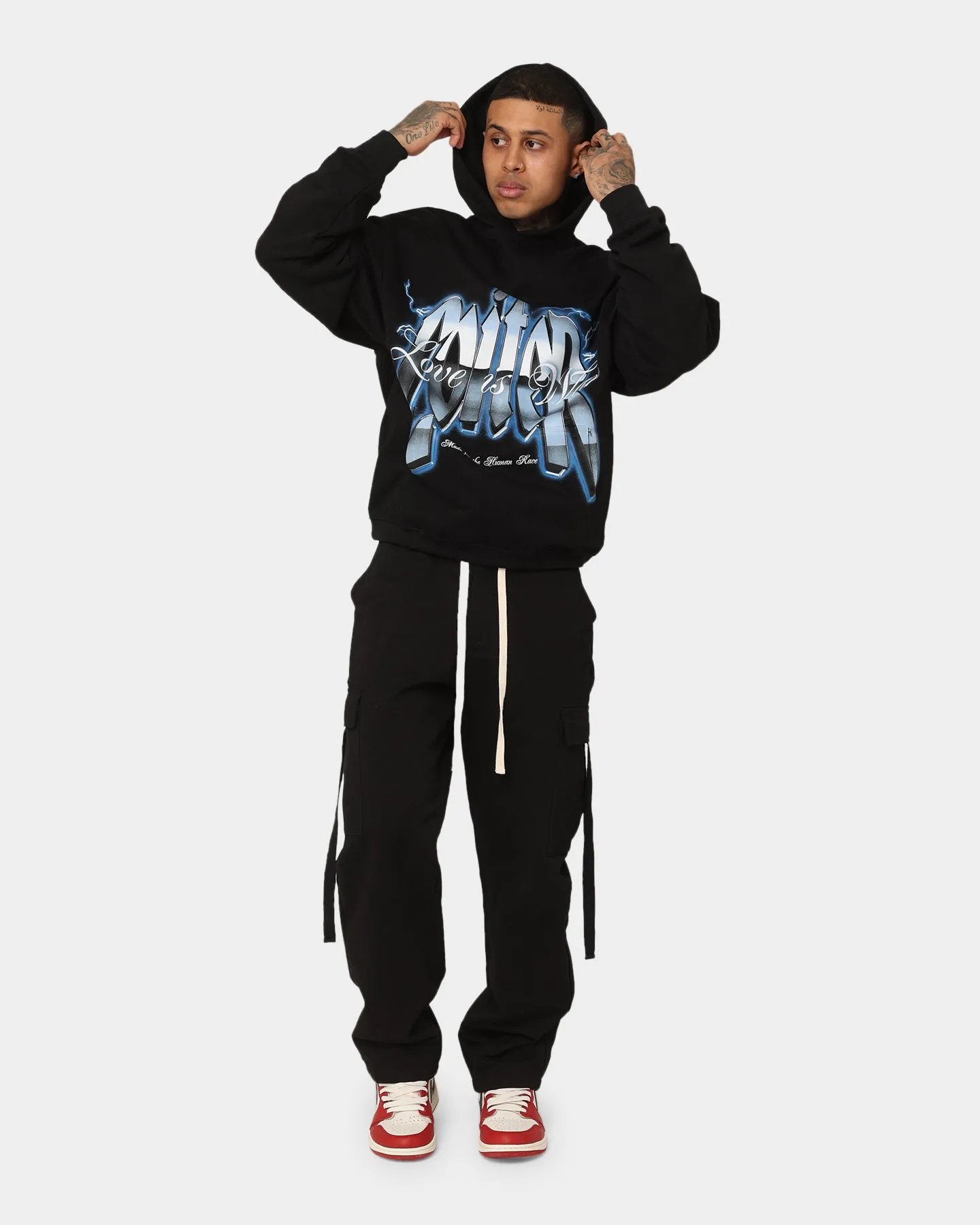 Warm and Practical Loiter Love Is War Hoodie Black