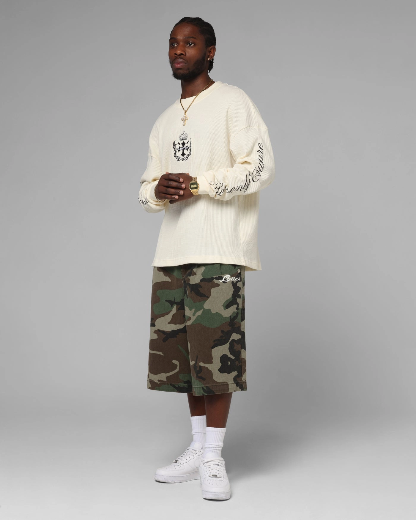 Basic Utility All weather Loiter 3 Quarter Shorts Woodland Camo