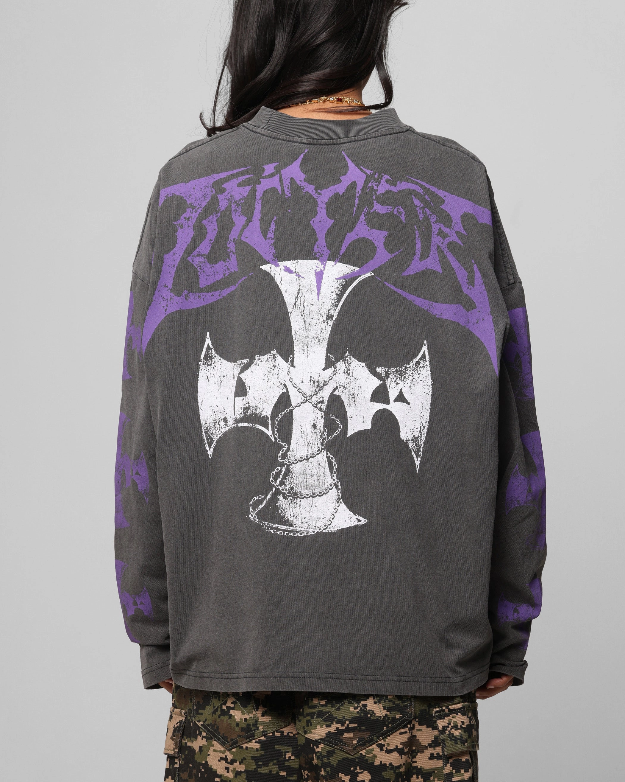 NonRestrictive Cut Fresh Trend Loiter Angel Number Long Sleeve T-Shirt Charcoal