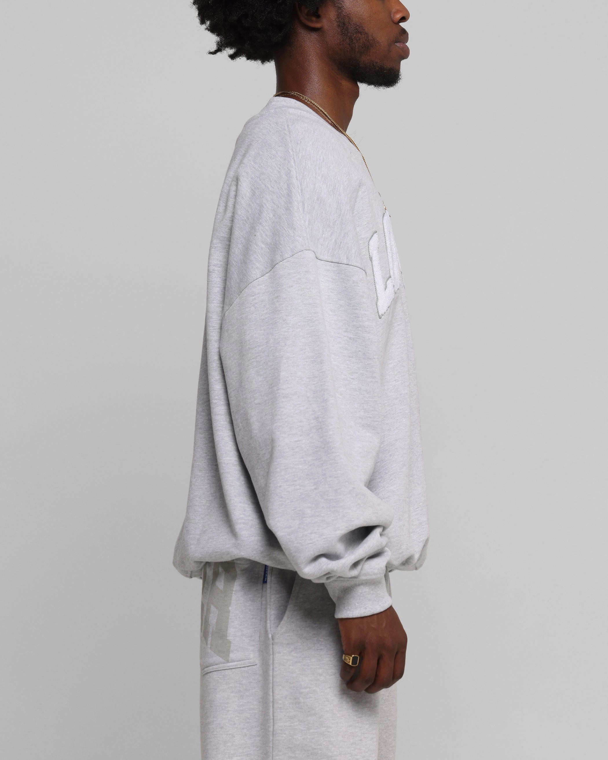 Light and Cozy Lightweight Thermal Loiter Arch Premium Crewneck Grey