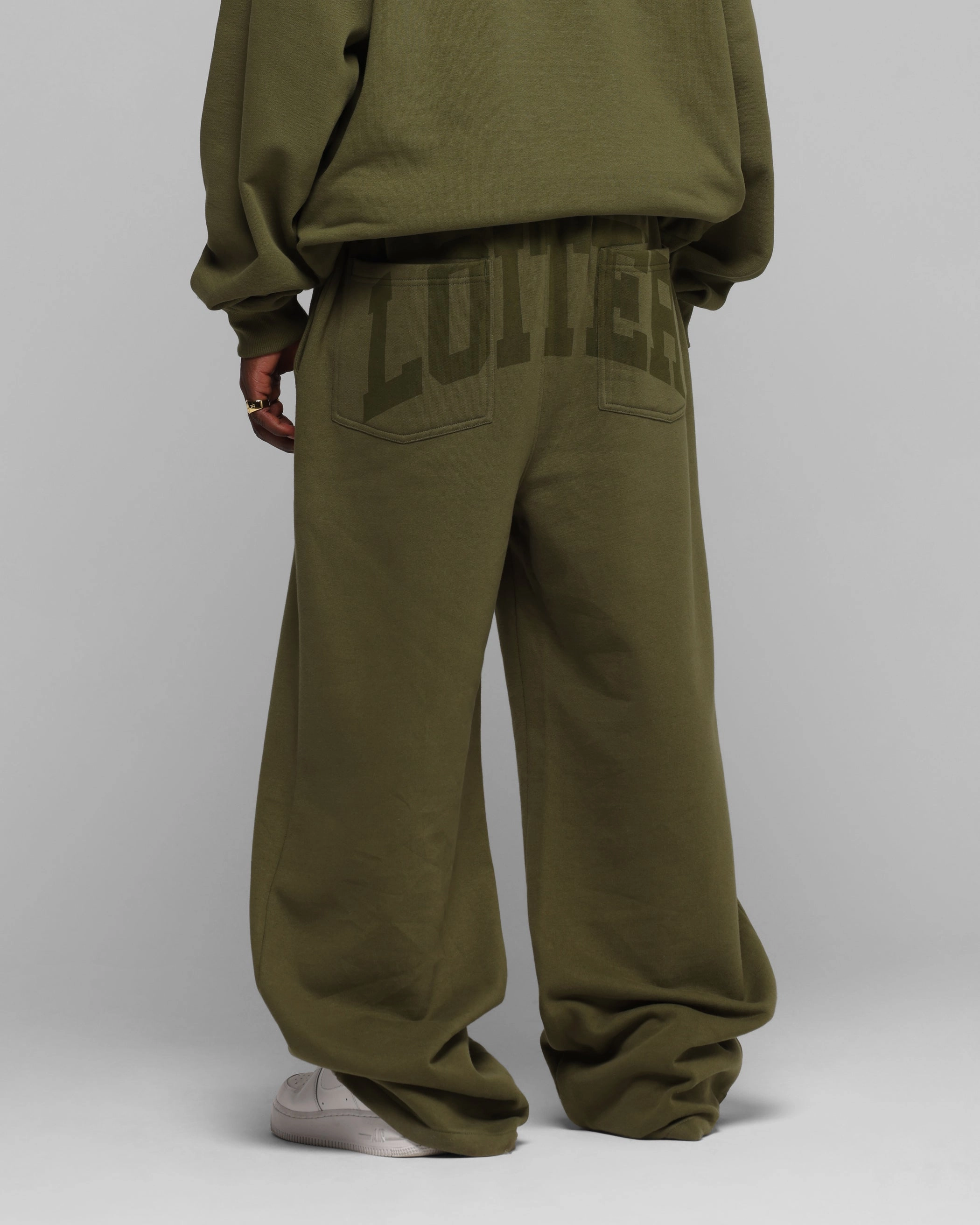 Flattering Style Anti Friction Lining Loiter Arch Premium Sweat Pants Khaki