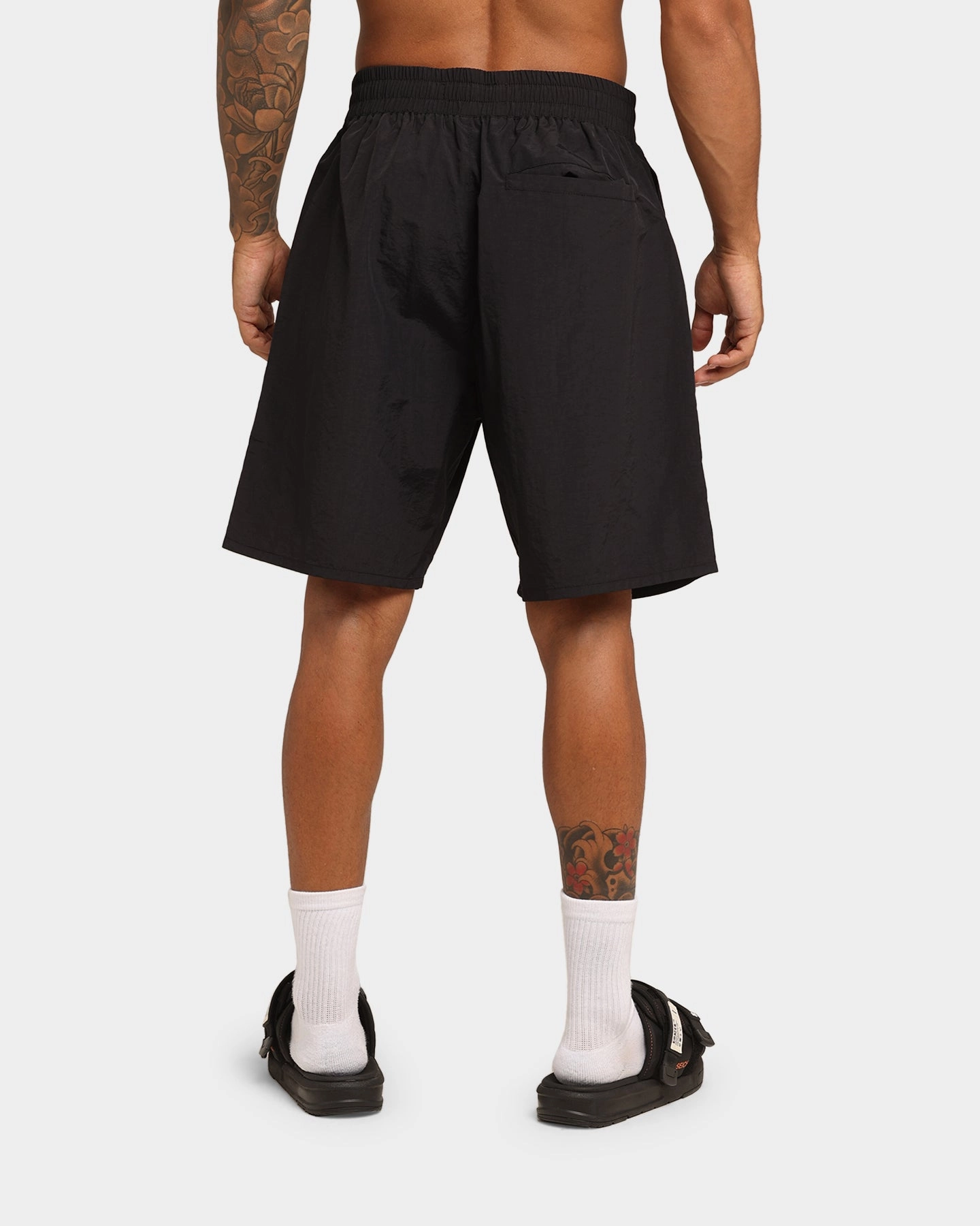 Jogging Ready rooftop party look Loiter Born Of Pain Shorts Black