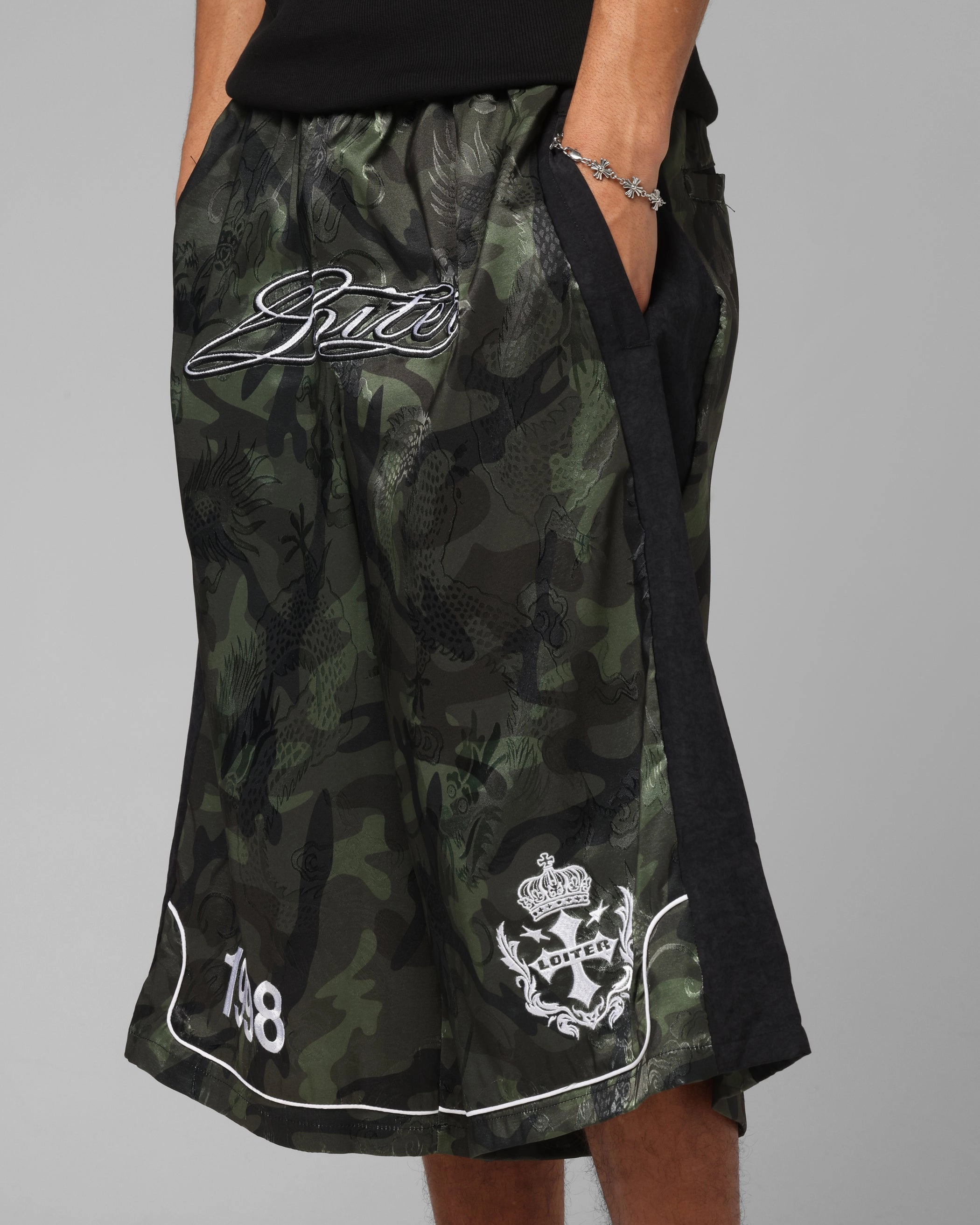 Loiter Fight Club 3 Quarter Shorts Woodland Camo Static Free Finish