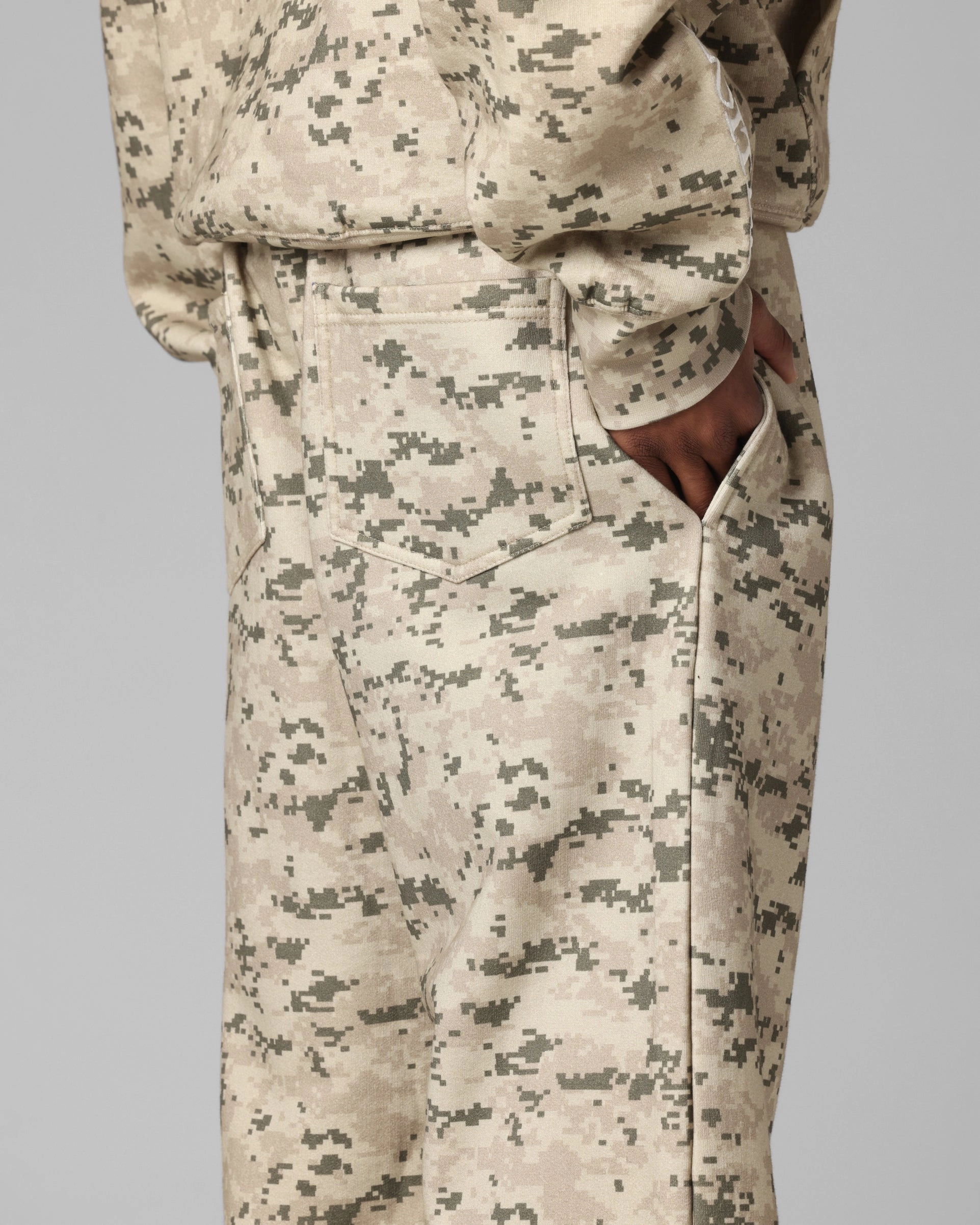 Layered Comfort Form Fitting Loiter Hybrid Sweatpants Digi Camo