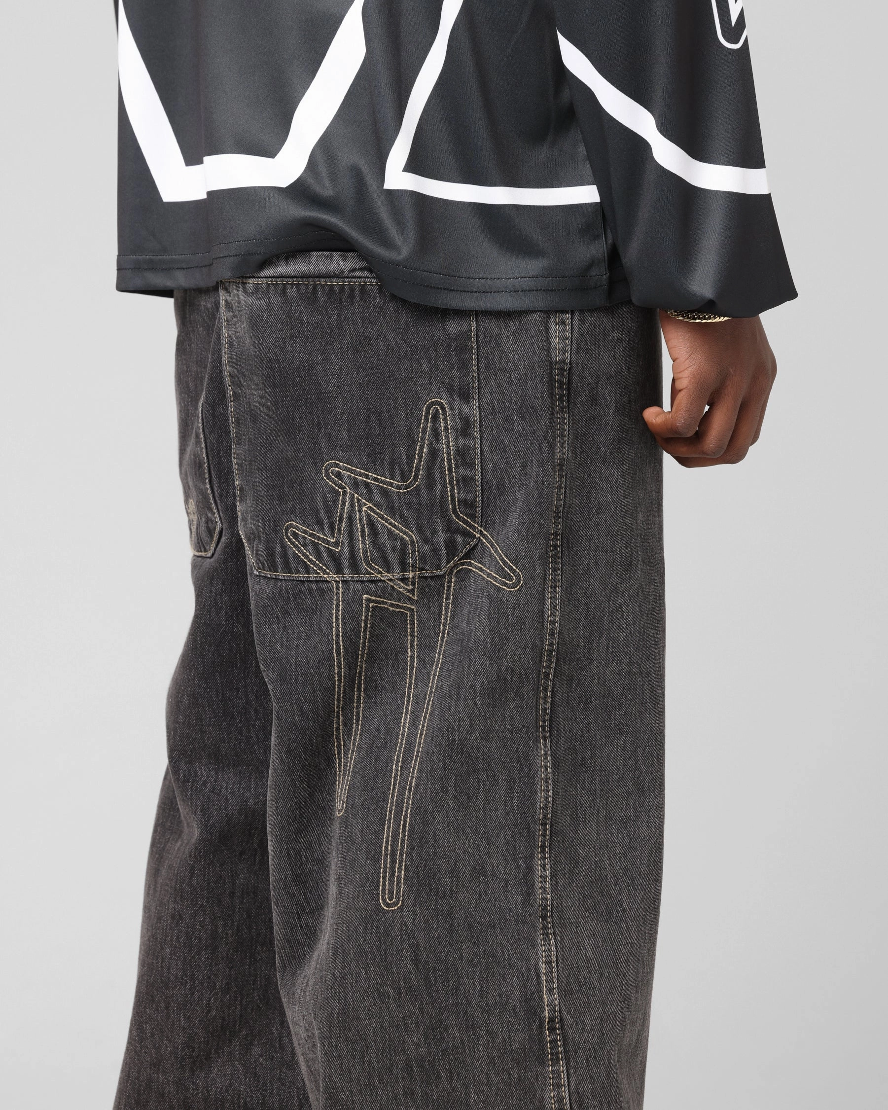 Essential Fit Loiter Star Born Jeans Dirty Grey