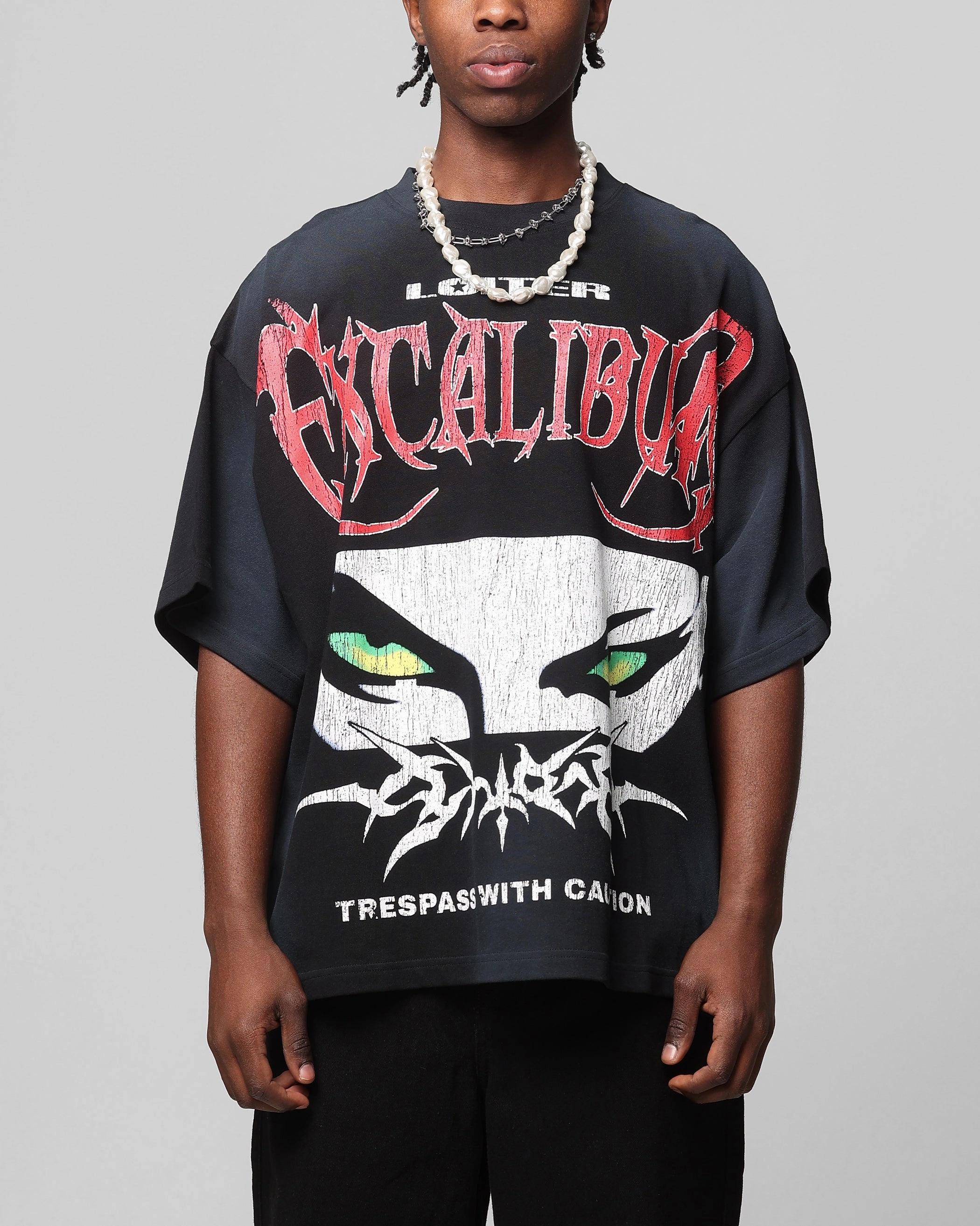 Sustainable Packaging Loiter Trespass Vintage T-Shirt Washed Black