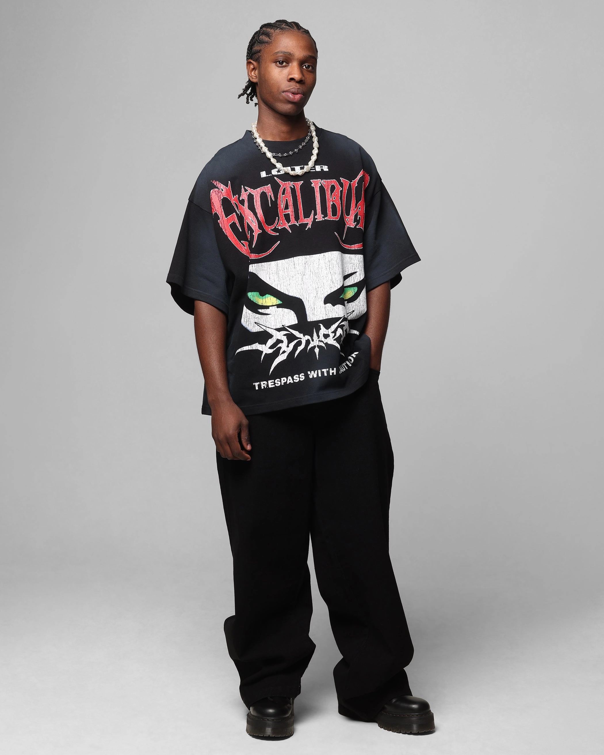 Loiter Trespass Vintage T-Shirt Washed Black Short Sleeve Sustainable production