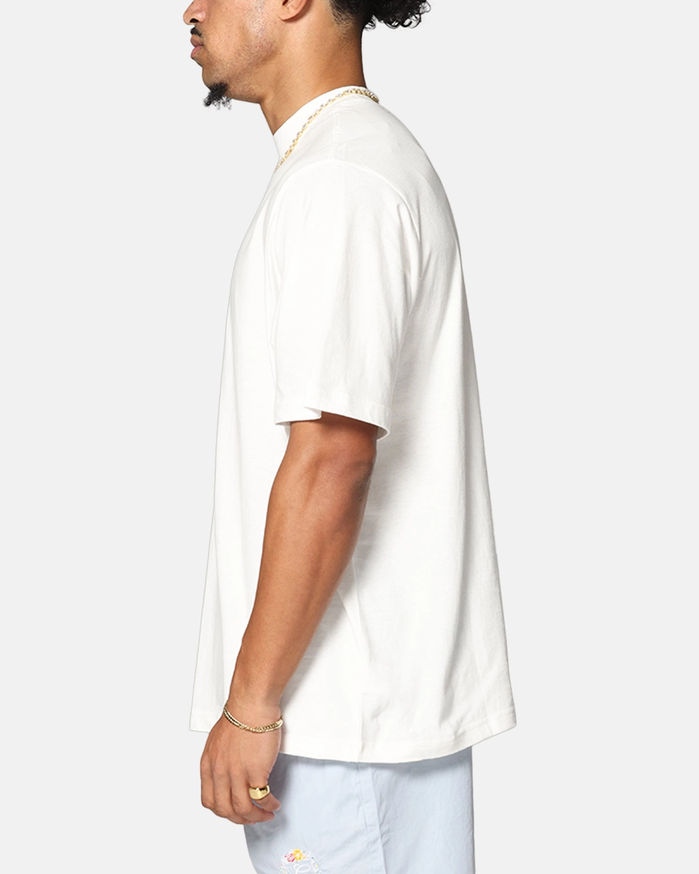 Micro Perforation Day-to-Night Look Mitchell & Ness Philadelphia 76ers Allen Iverson Pre & Post Game T-Shirt Vintage White