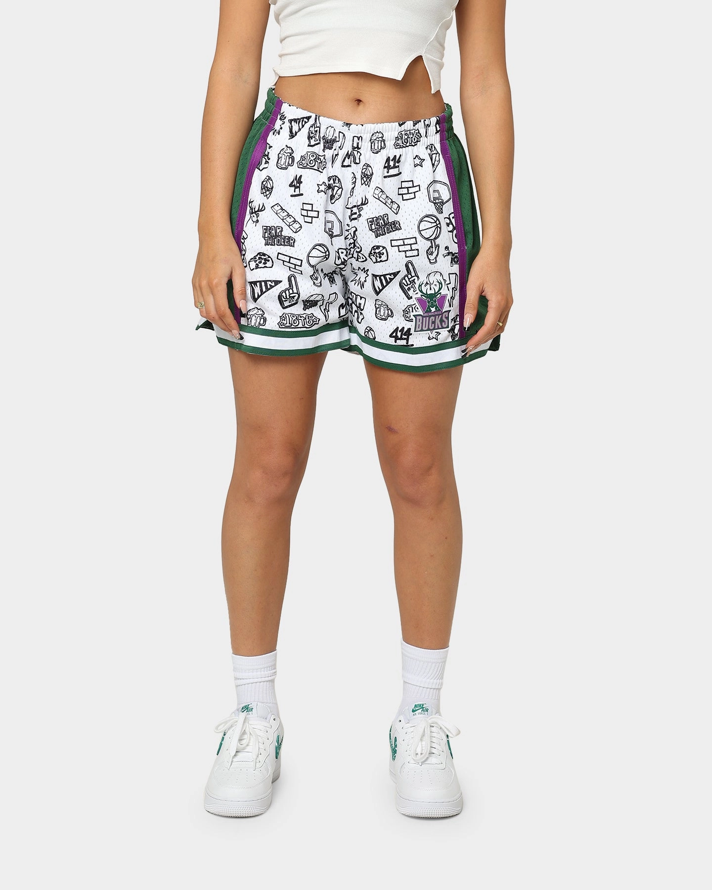Mitchell & Ness Women's Milwaukee Bucks Doodle Shorts White Warm Season