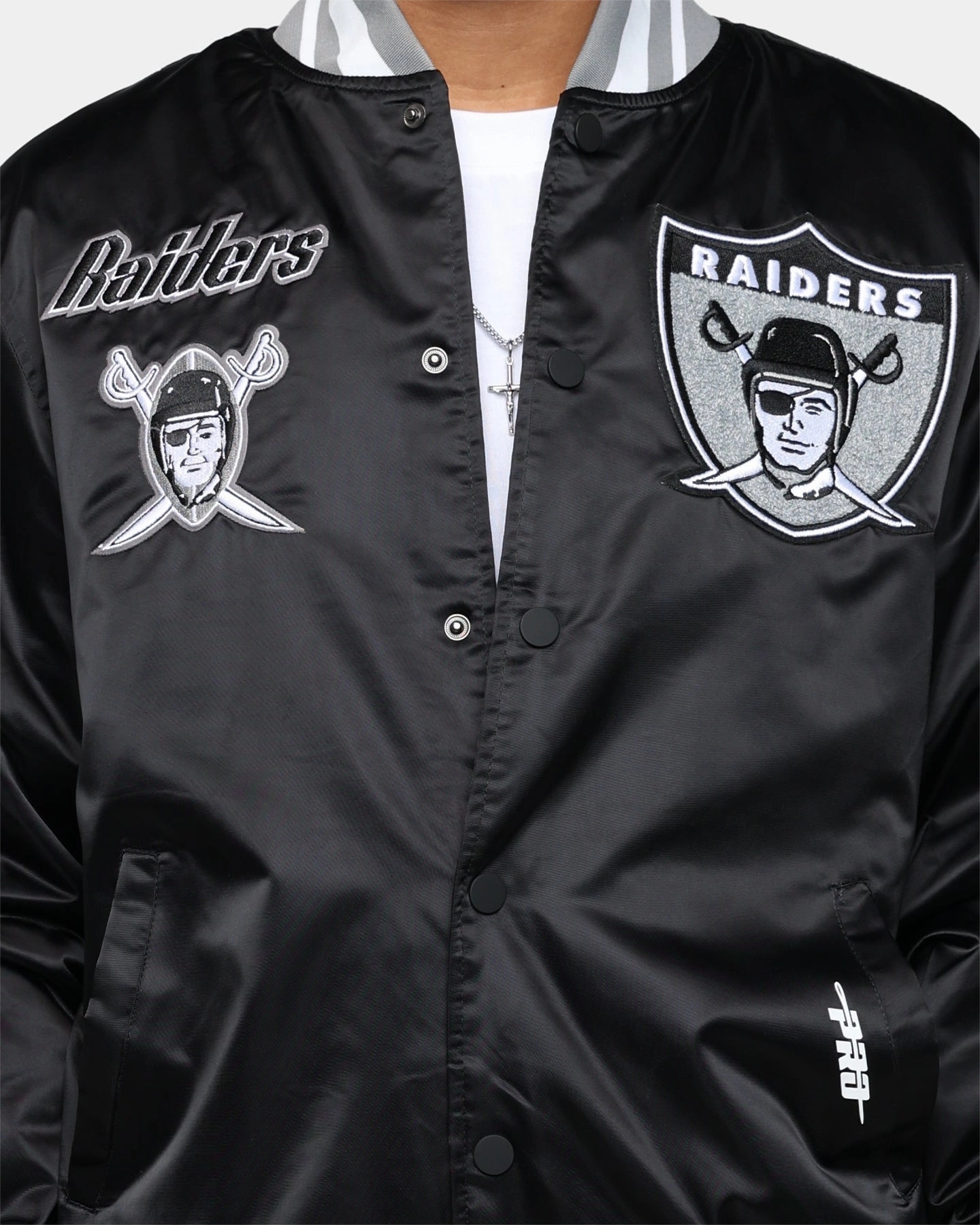 Pro Standard Las Vegas Raiders Satin Varsity Jacket Black/Grey Flexible Zipper System