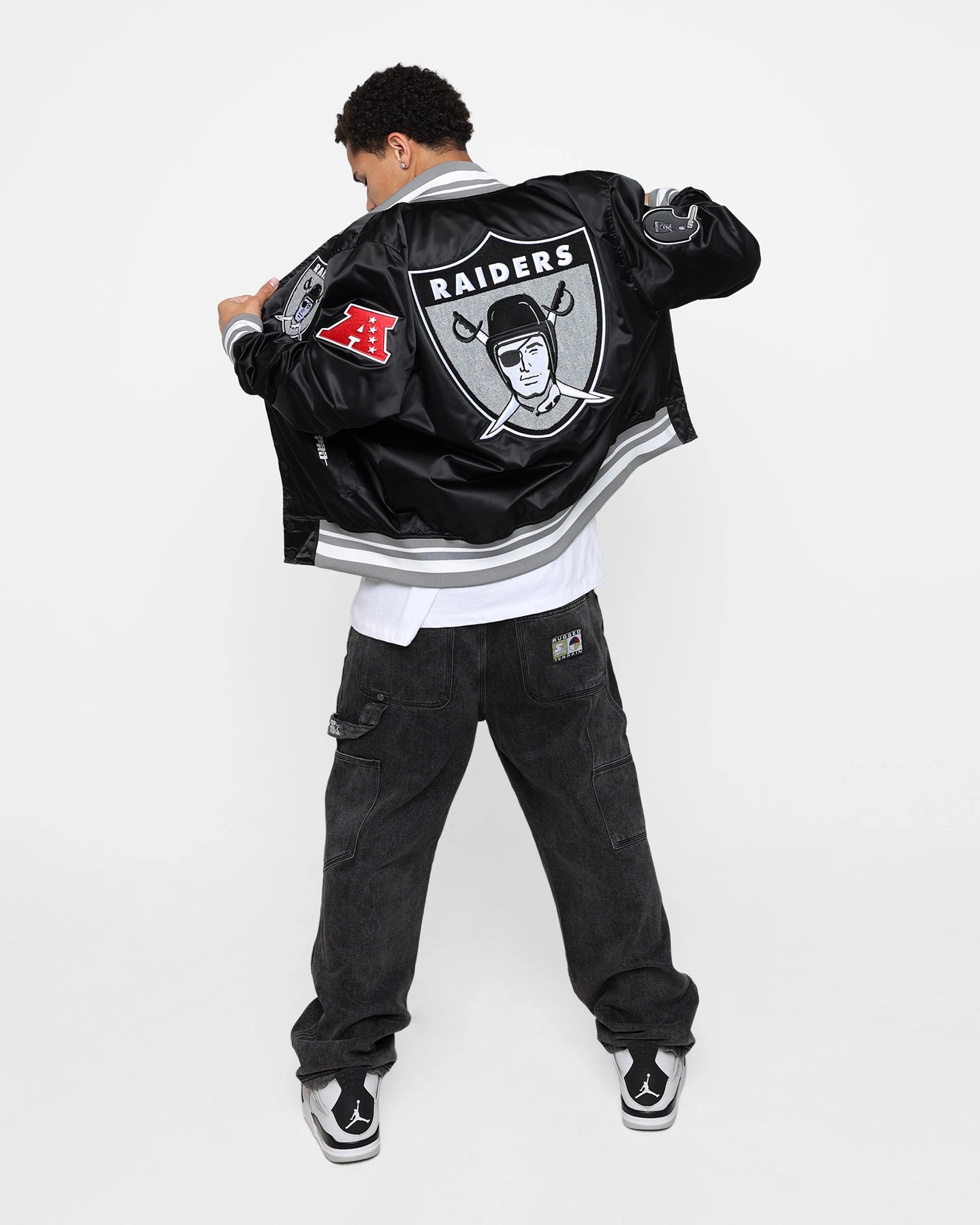 Pro Standard Las Vegas Raiders Satin Varsity Jacket Black/Grey Thermoregulating Technology