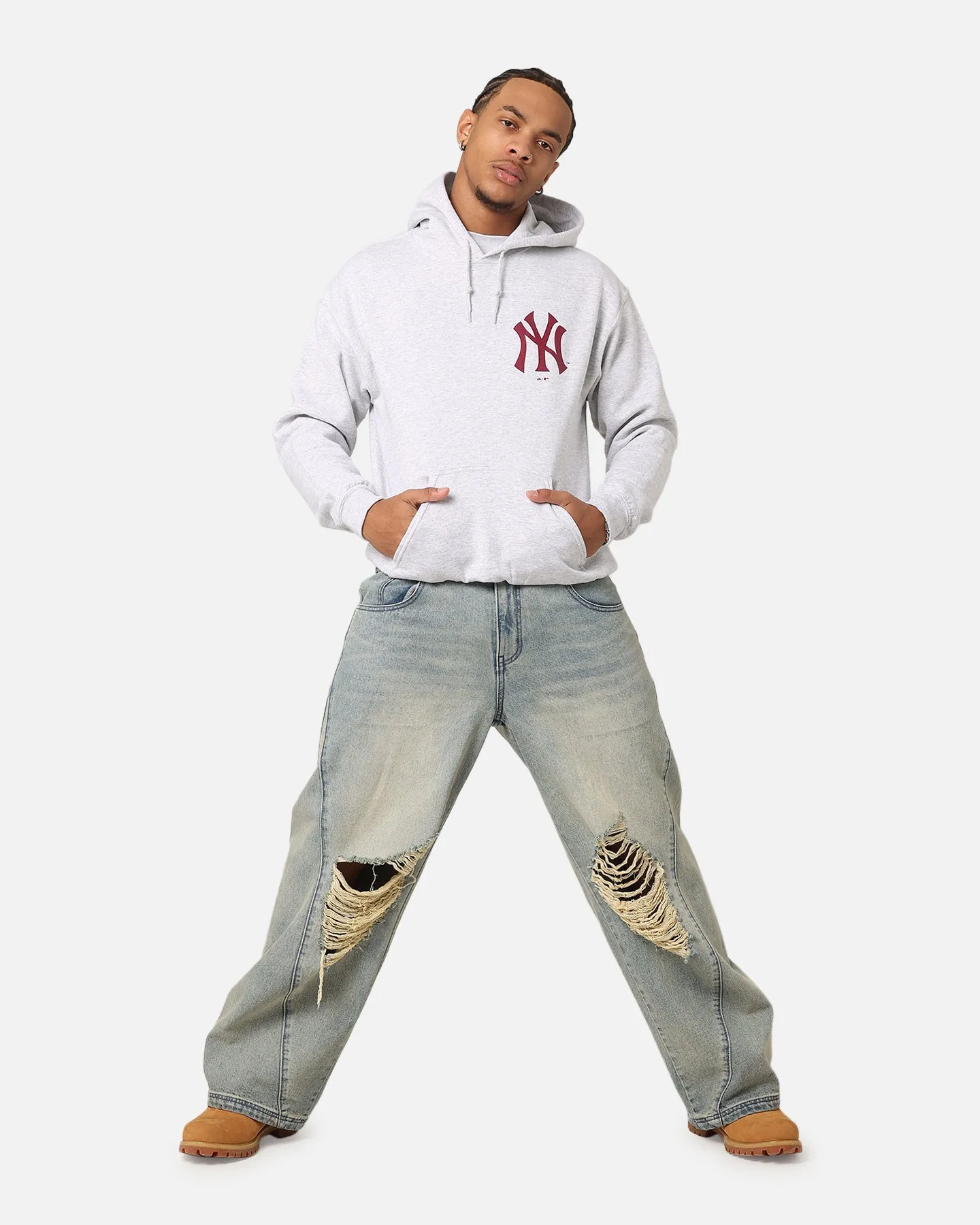InsulatedLayer cold - weather essential Majestic Athletic New York Yankees Fulter Team Arch Hoodie Grey Marle