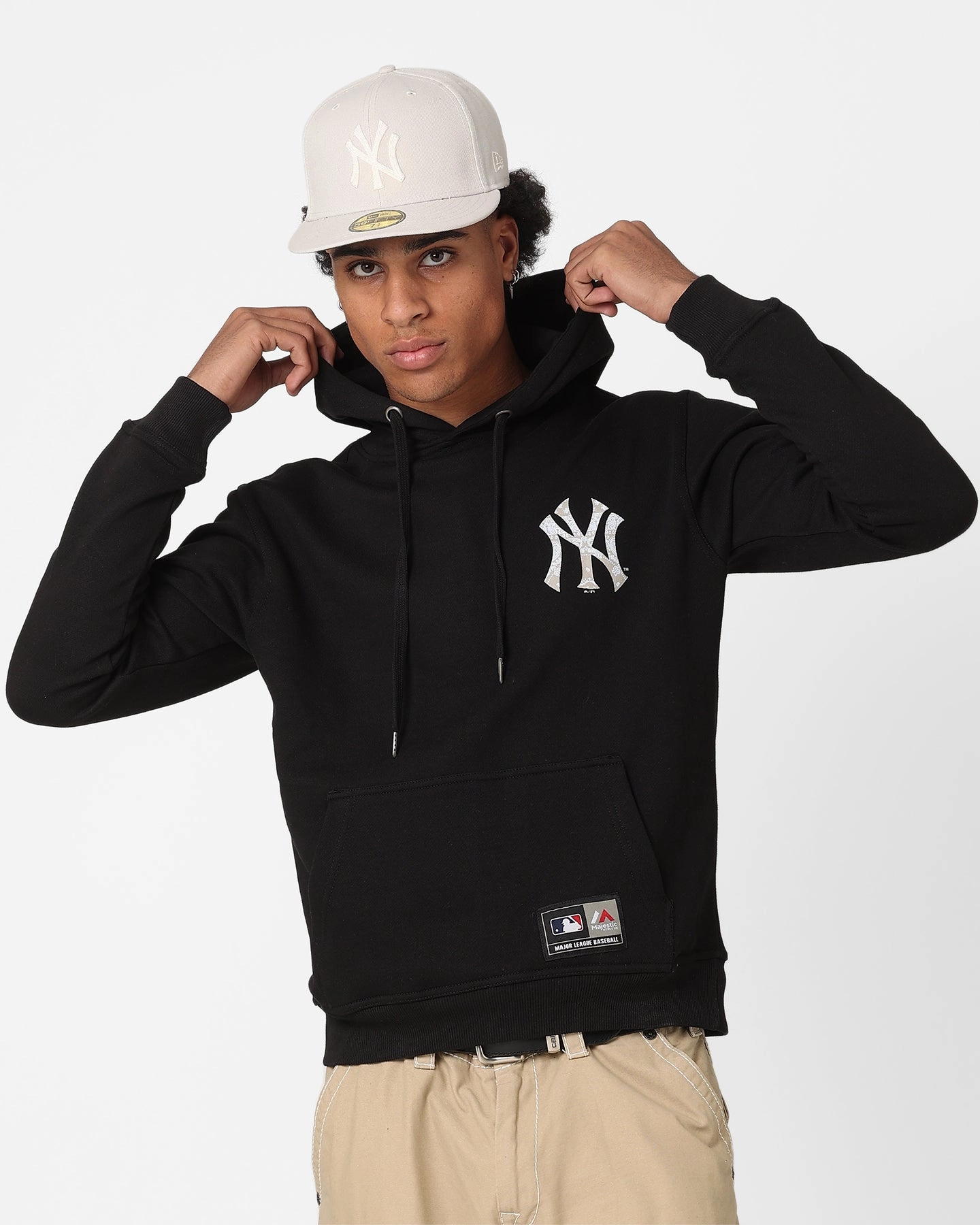 Majestic Athletic New York Yankees Bandana Paisley Duke Hoodie Black Noise Free Fabric Volunteer