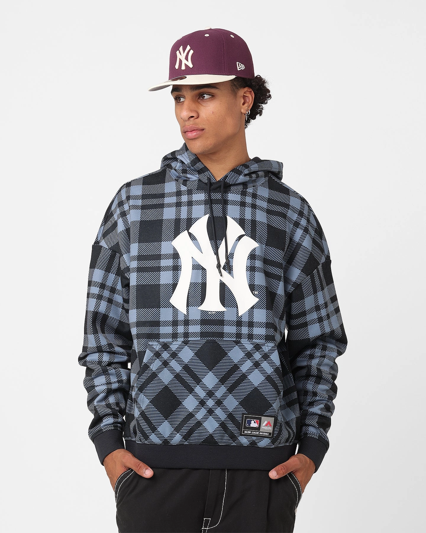 Majestic Athletic New York Yankees Check Logo Hoodie True Navy snap closure