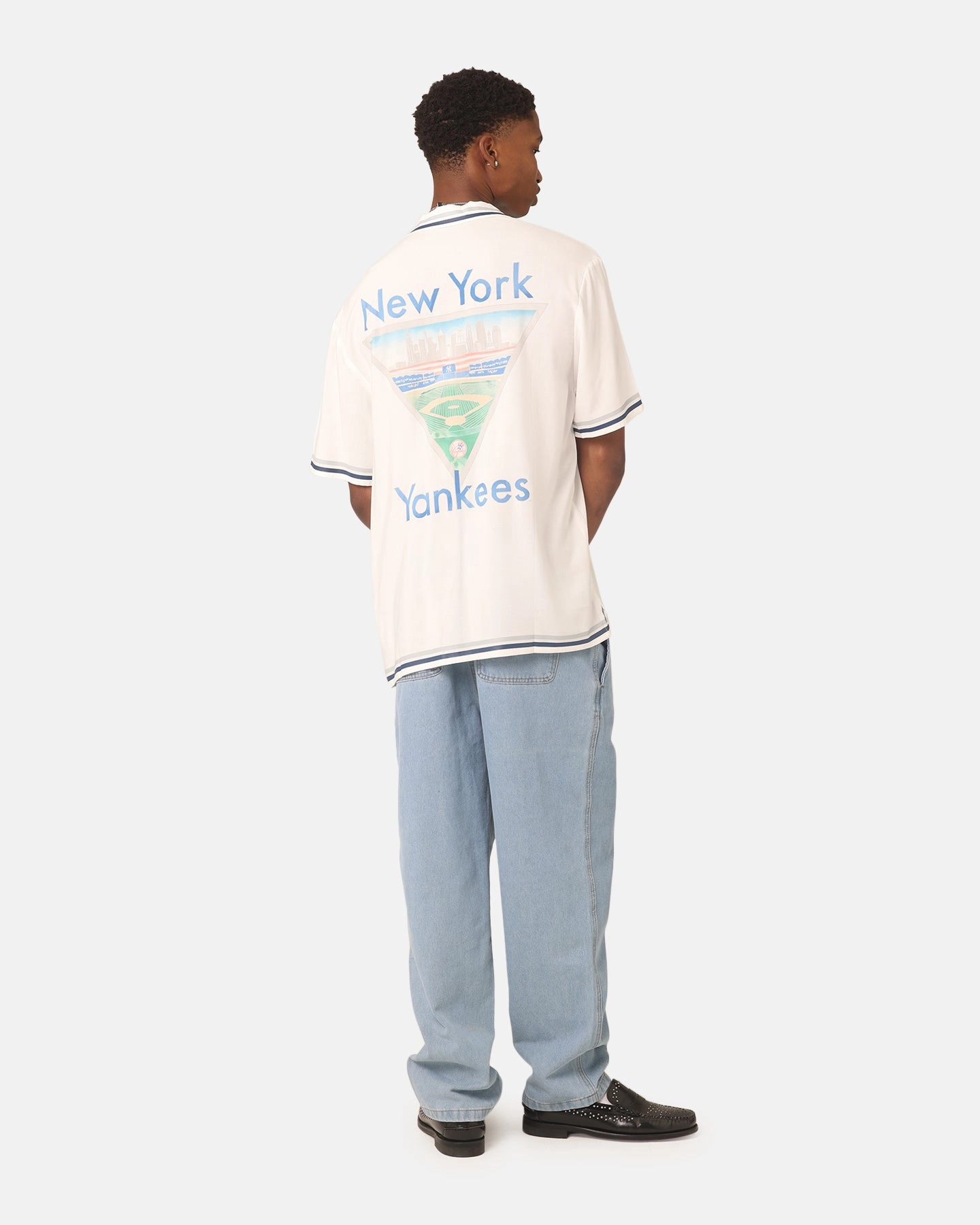 Majestic Athletic New York Yankees MLB Team Shirt Vintage White Anti Pill Treatment Elegant Finish