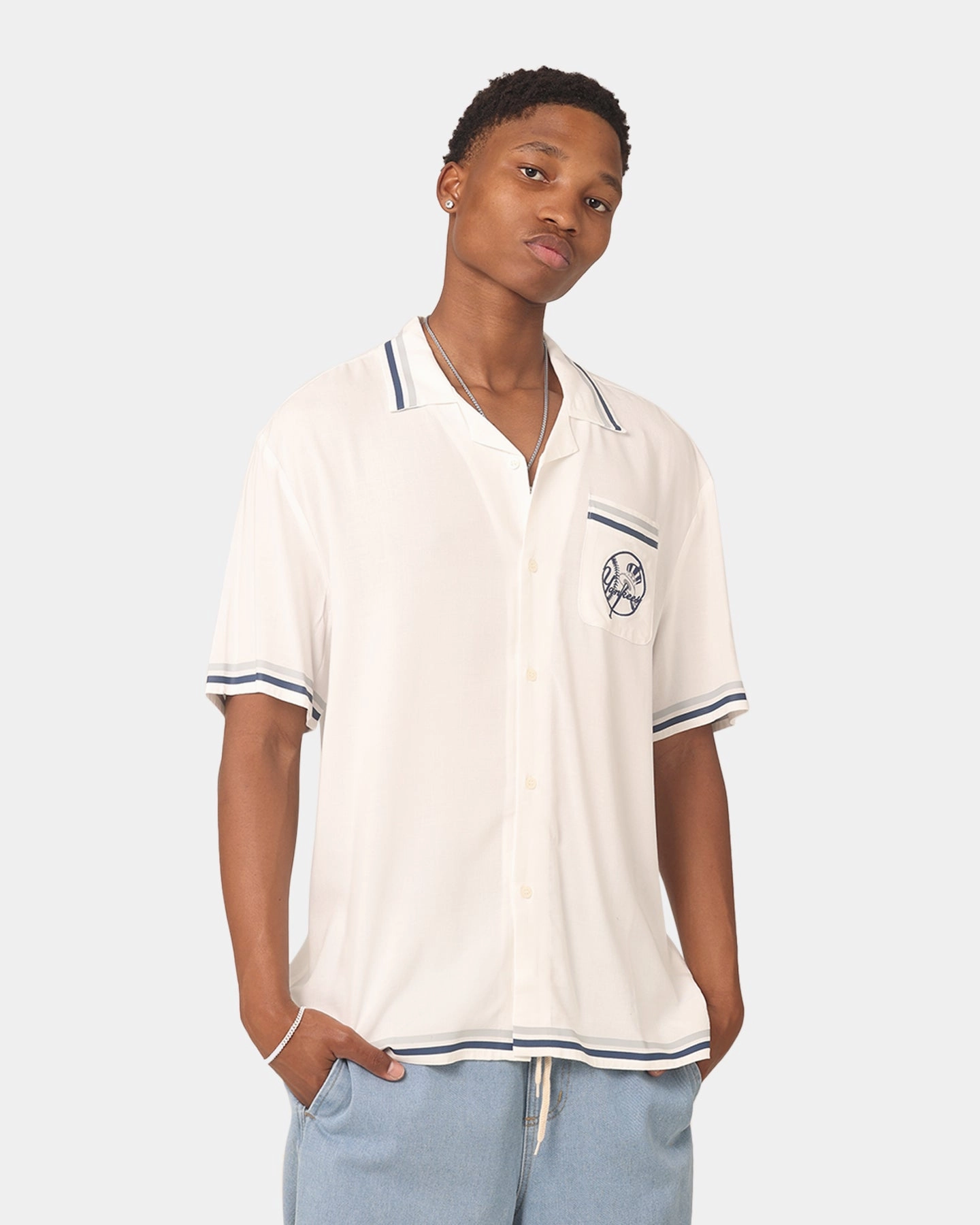 Winter Retreat Majestic Athletic New York Yankees MLB Team Shirt Vintage White