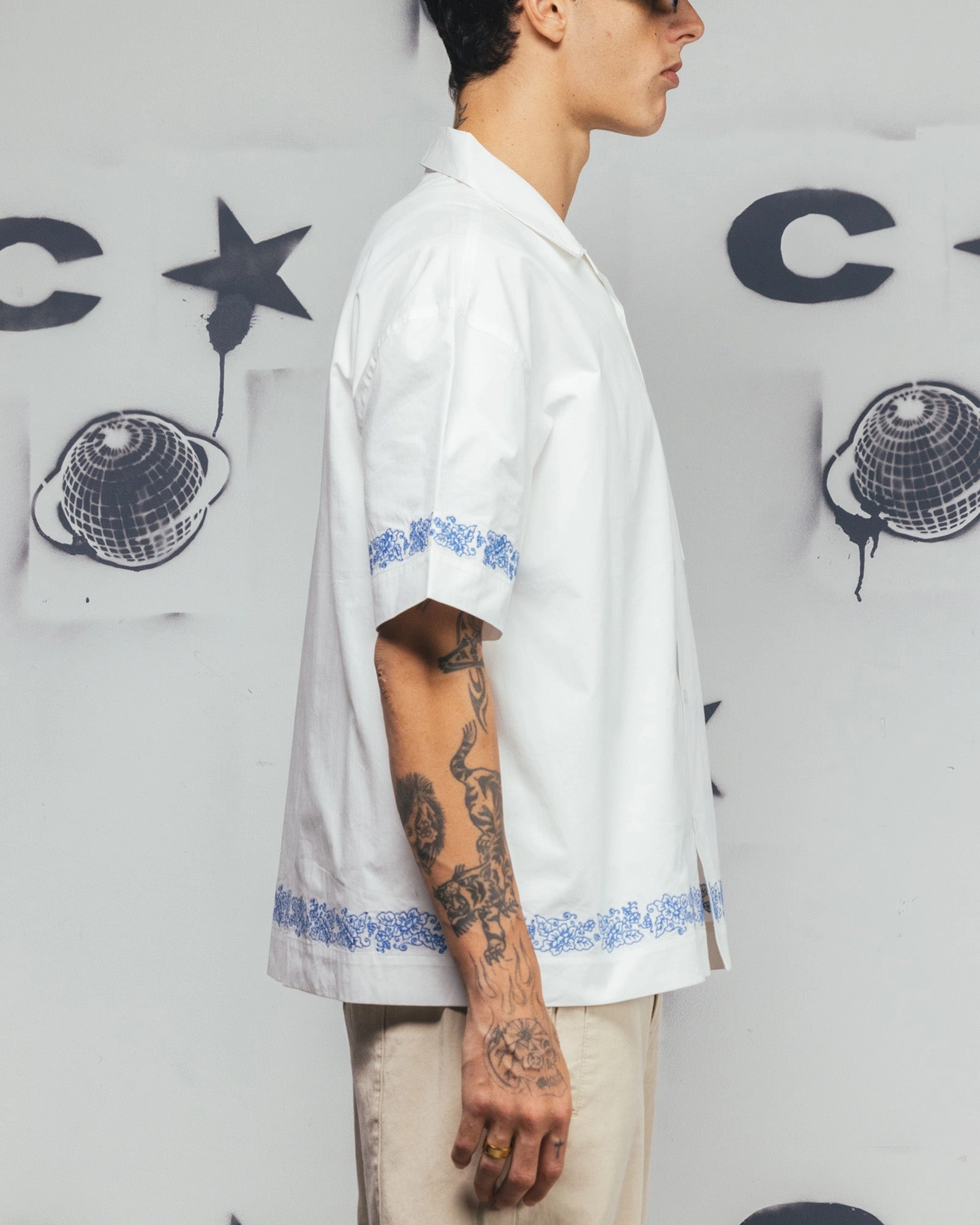 Iconic look Carre Rose Bowl Button Up Shirt Off White