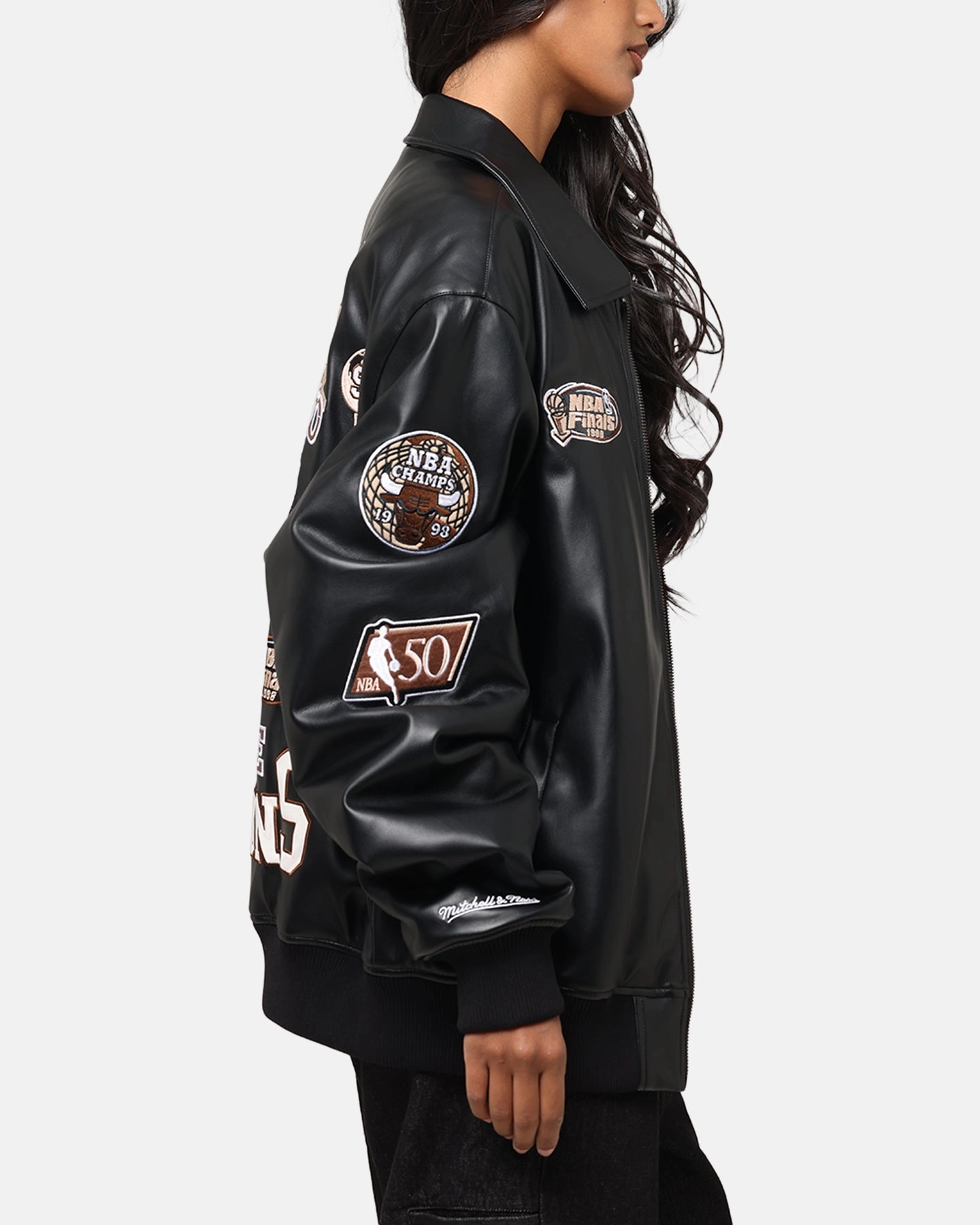 High-Tech Fabric Mitchell & Ness Chicago Bulls 6 Time Jacket Black