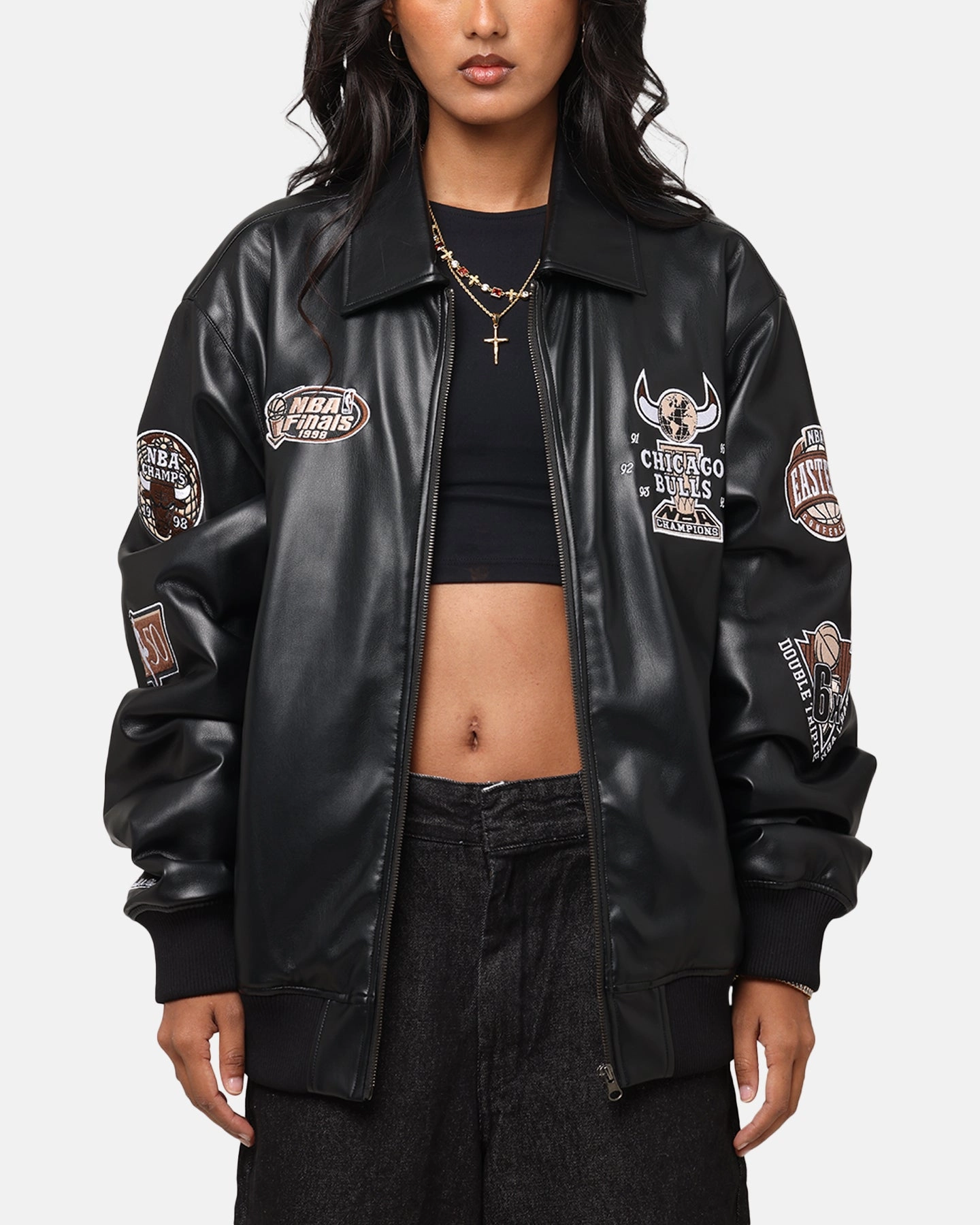 office workers Souvenir Mitchell & Ness Chicago Bulls 6 Time Jacket Black