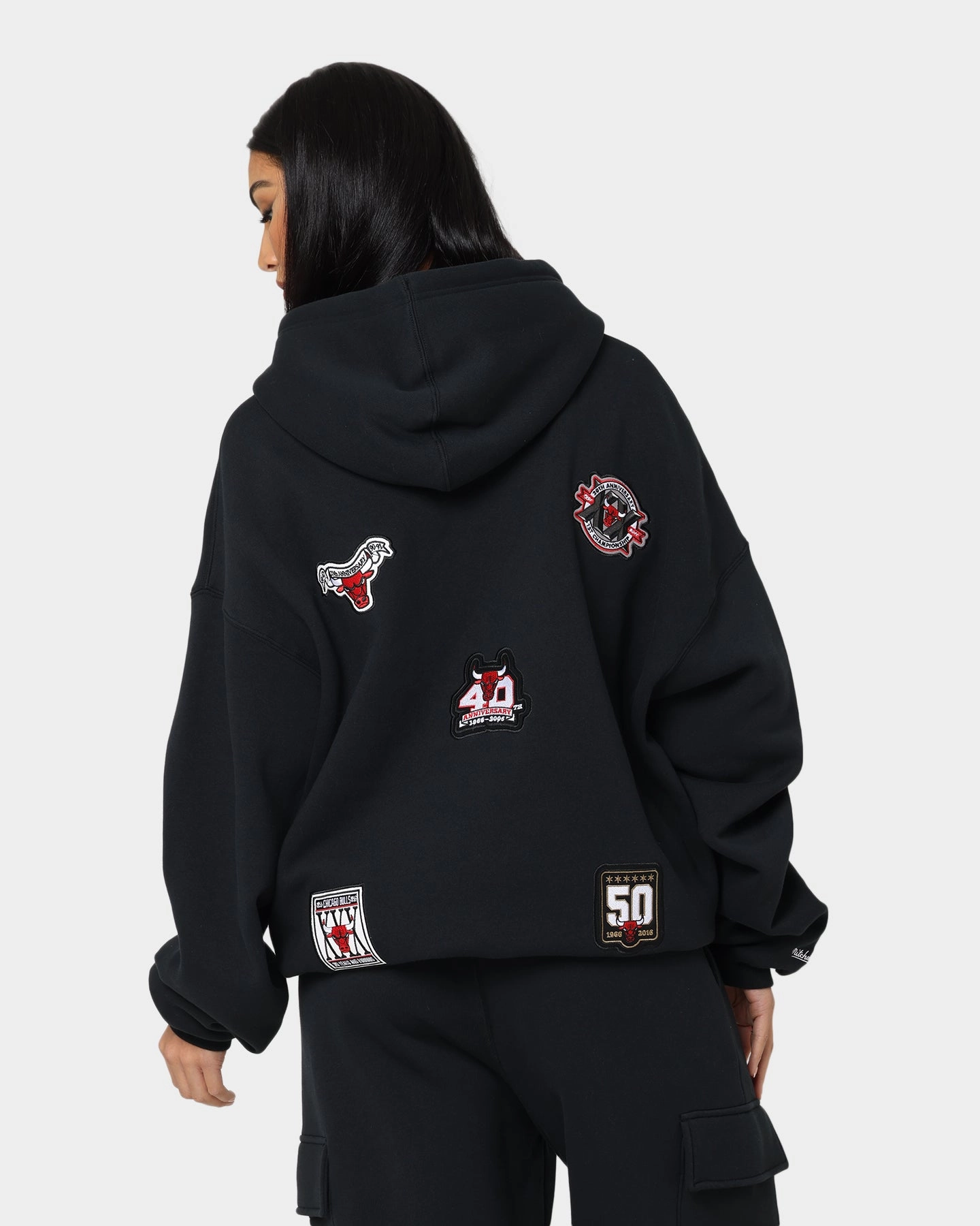 Mitchell & Ness Chicago Bulls Anniversary Hoodie Faded Black Compact Packable