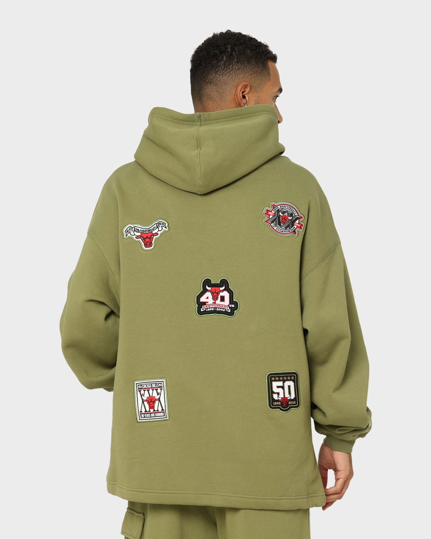 Mitchell & Ness Chicago Bulls Anniversary Hoodie Olive Layering Compatible