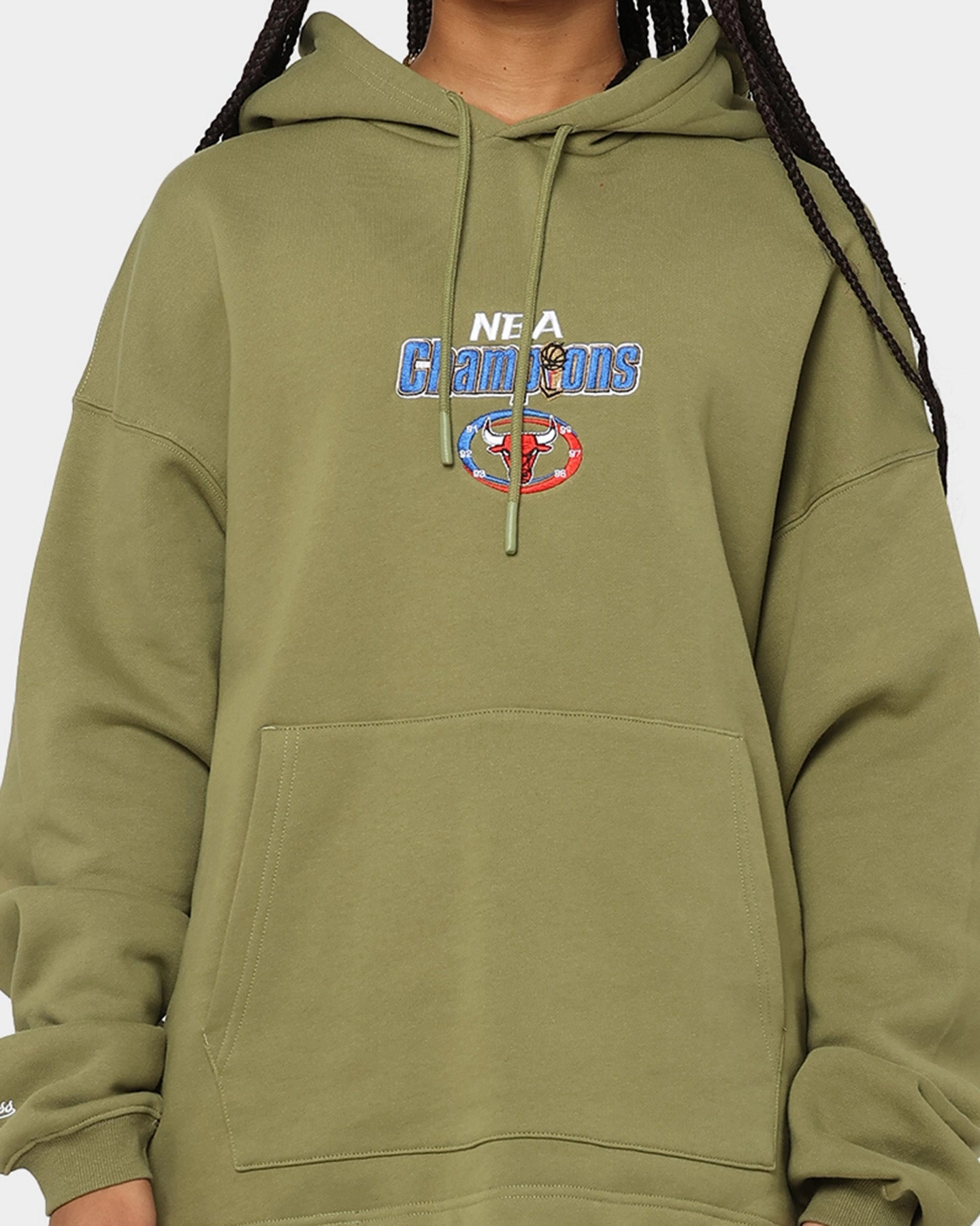 Quick Dry Tech Mitchell & Ness Chicago Bulls Anniversary Hoodie Olive