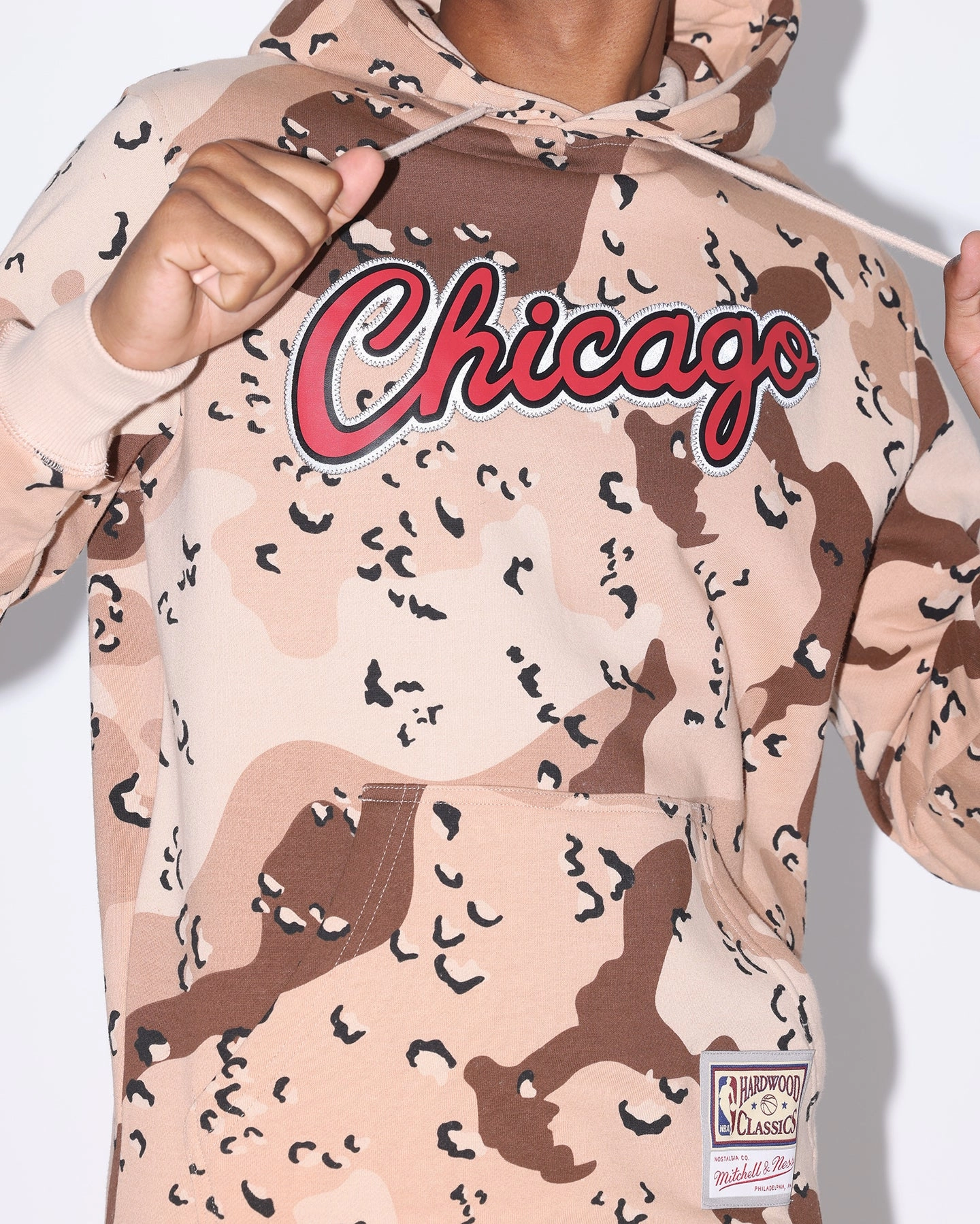 color fast weekend Mitchell & Ness Chicago Bulls Camo Reflective Hoodie Sand Camo