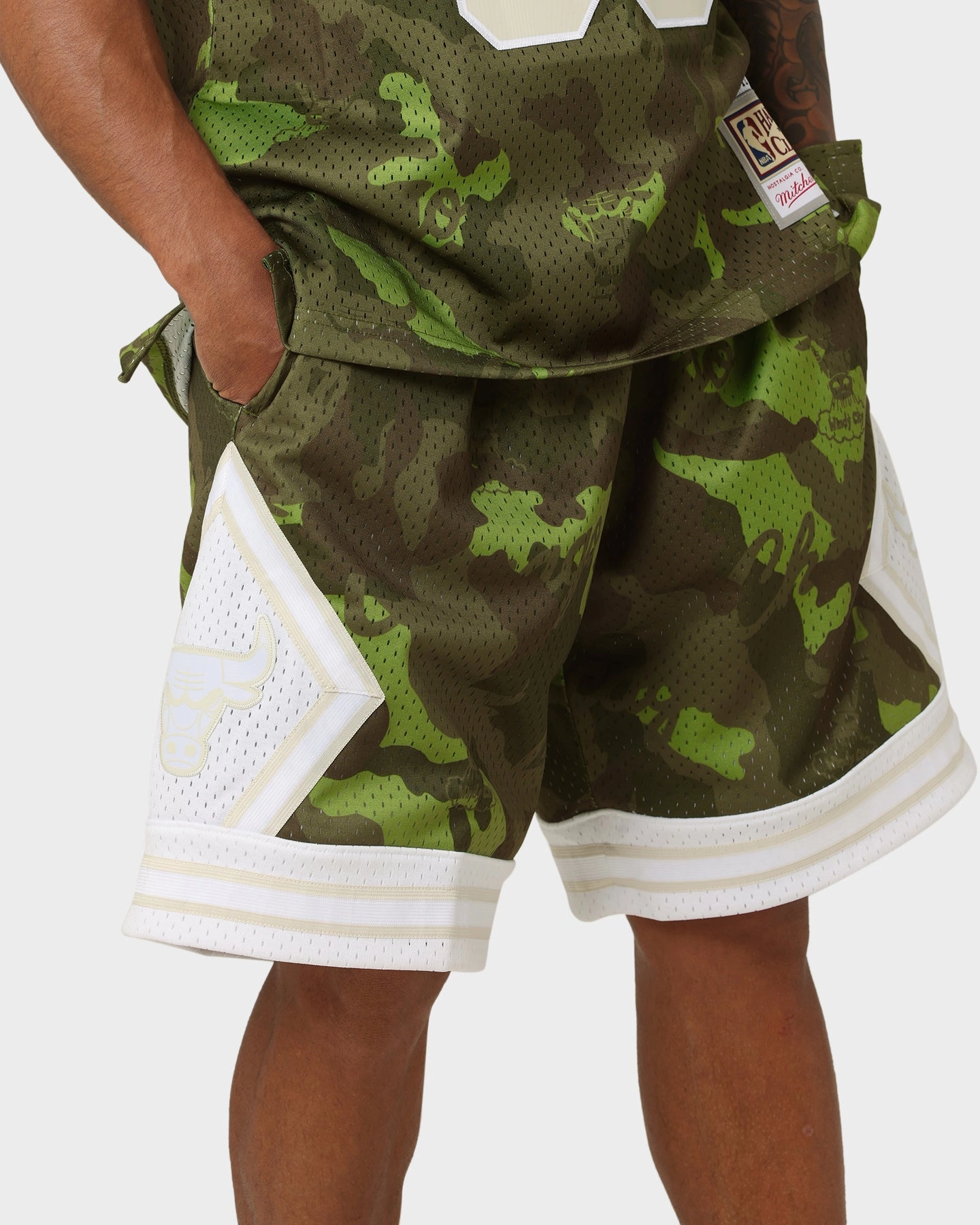Mitchell & Ness Chicago Bulls Camo Swing Shorts Green Camo sophisticated appearance