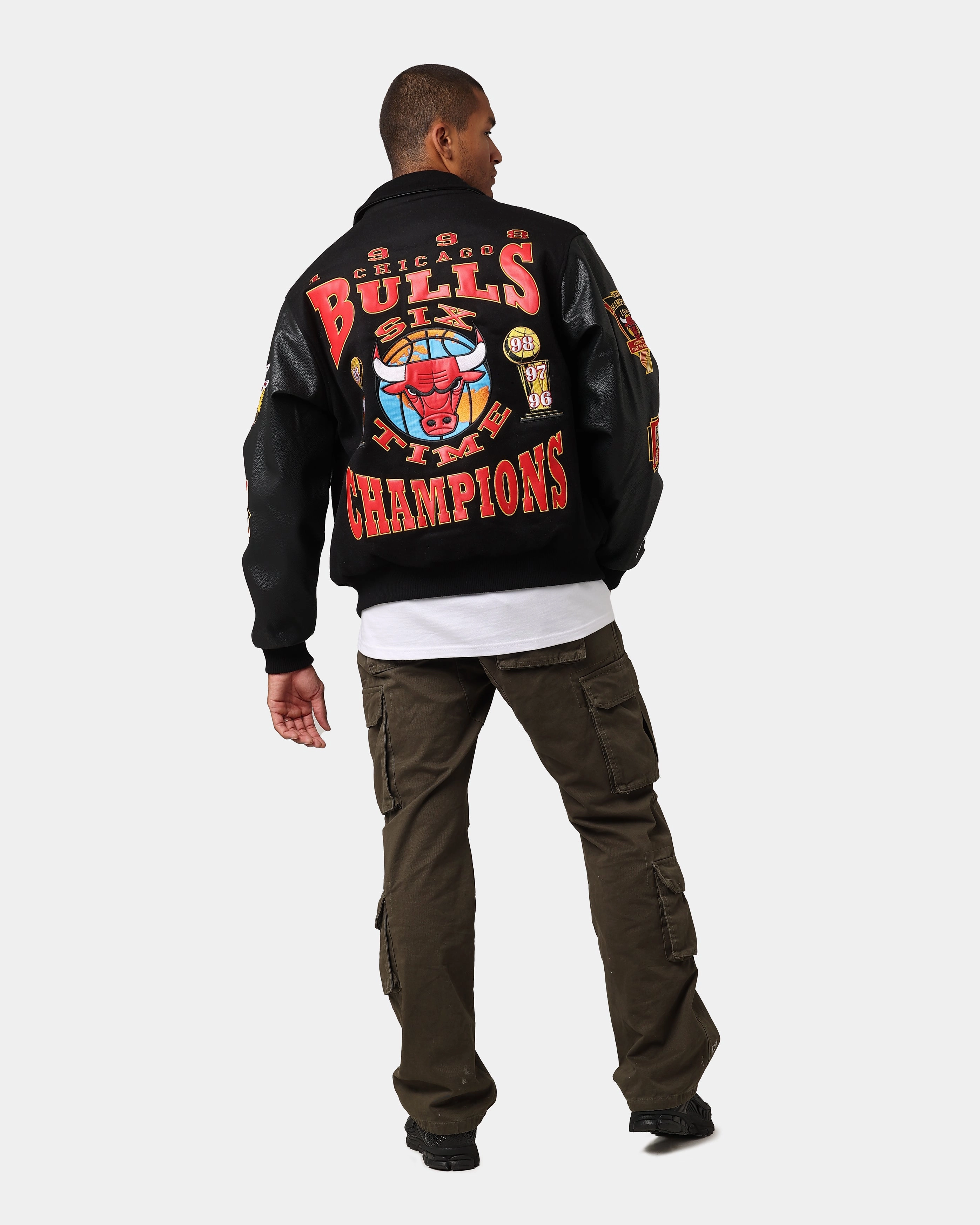 Polyfill Layer Integration Mitchell & Ness Chicago Bulls Dynasty Jacket Black