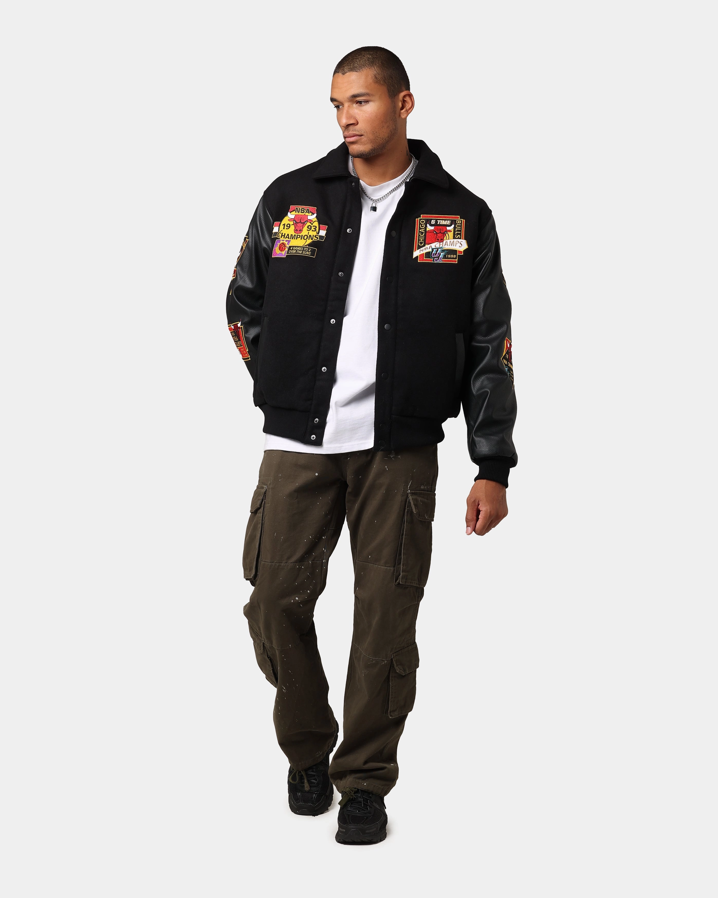 student Mitchell & Ness Chicago Bulls Dynasty Jacket Black
