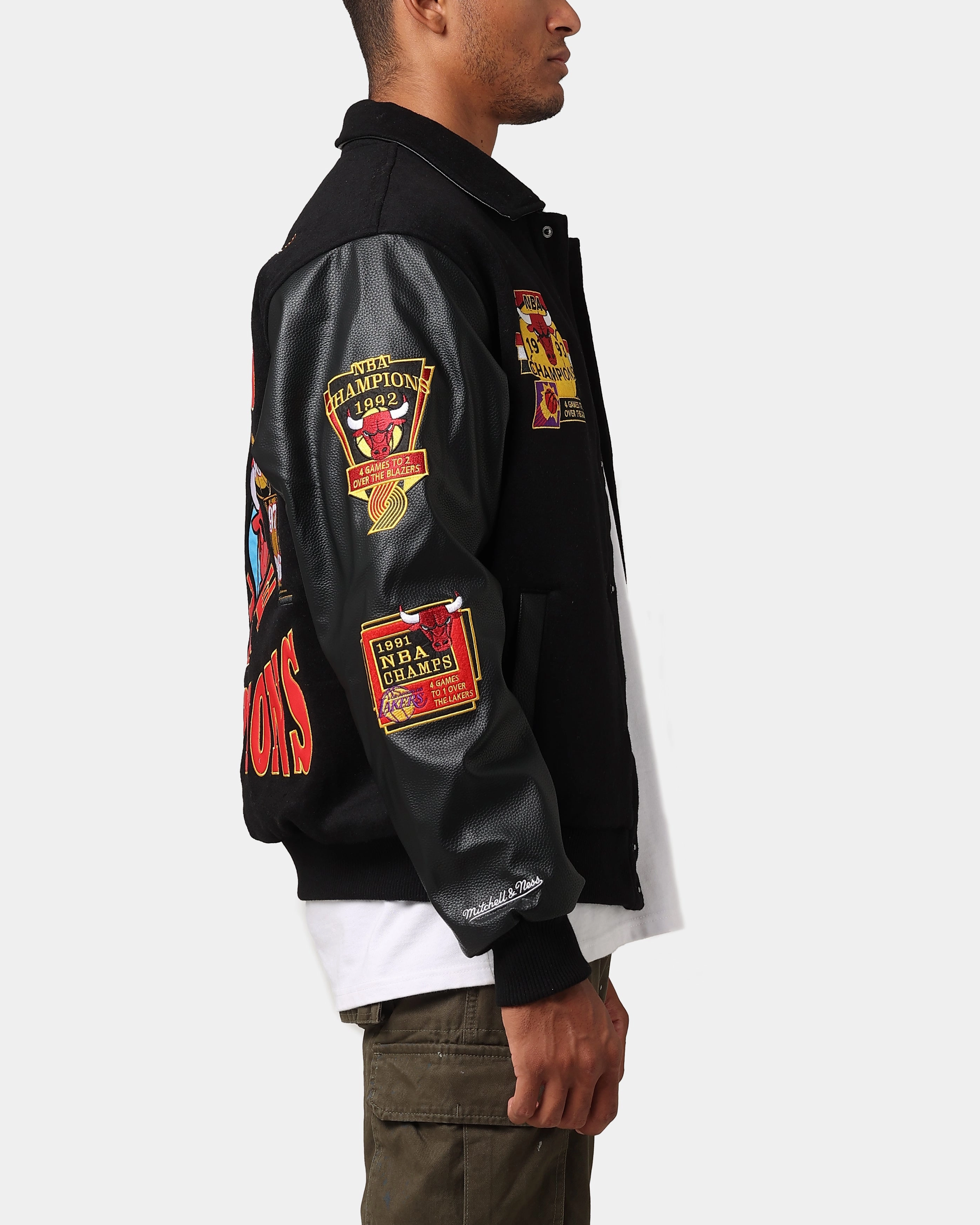 Mitchell & Ness Chicago Bulls Dynasty Jacket Black college gift - giving option