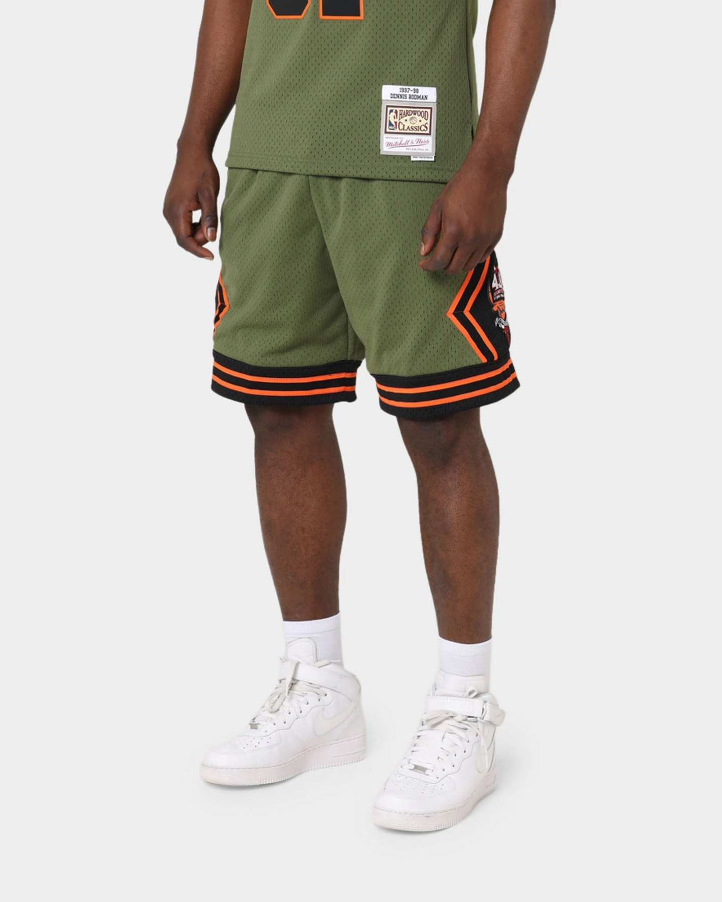 Mitchell & Ness Chicago Bulls Flight Swingman Shorts Olive Wrinkle Free Fabric jewelry