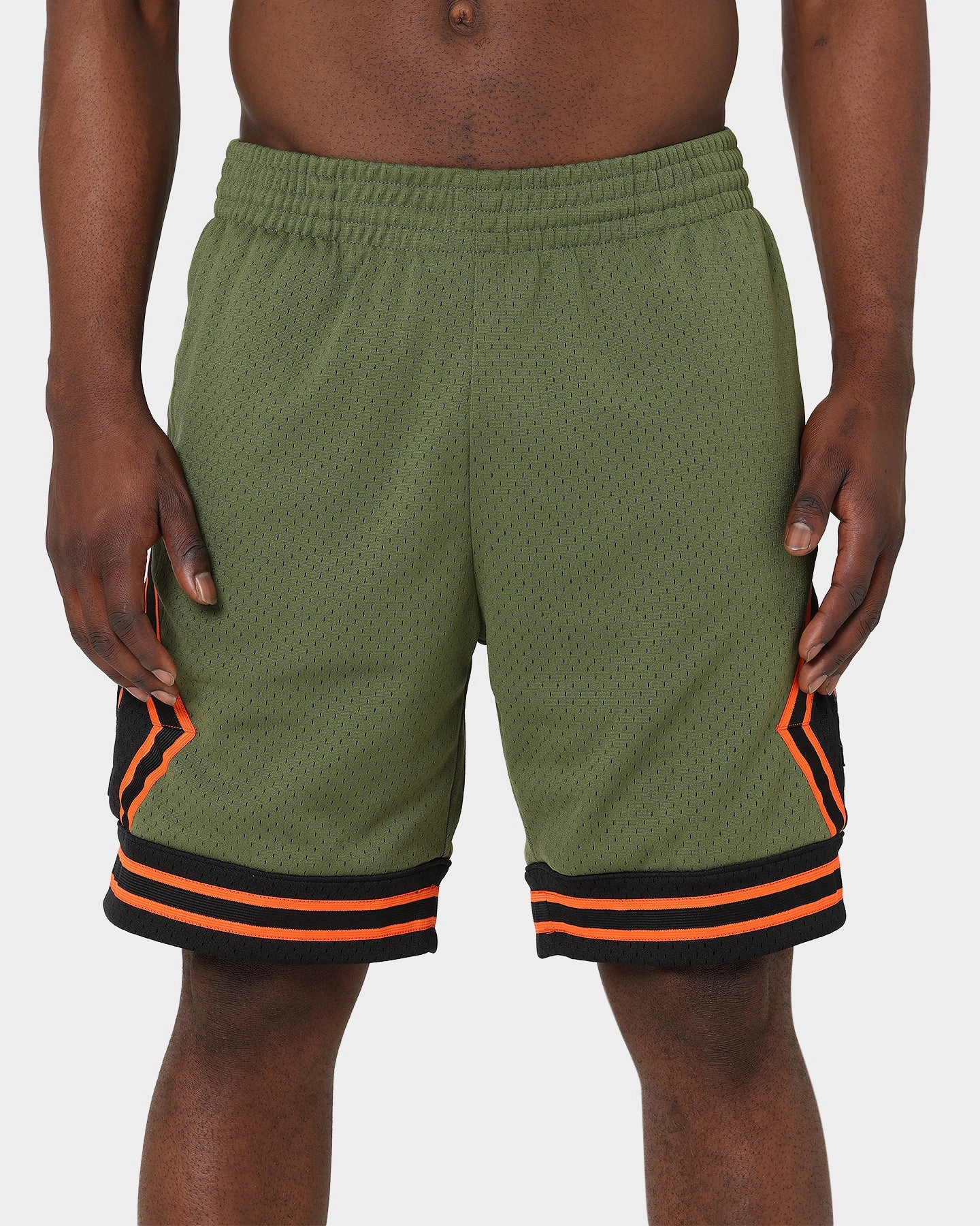 Double Layered Reinforcement Mitchell & Ness Chicago Bulls Flight Swingman Shorts Olive