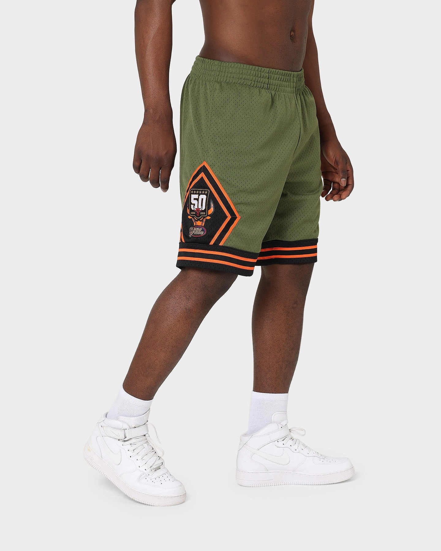Mitchell & Ness Chicago Bulls Flight Swingman Shorts Olive Non Restrictive Movement