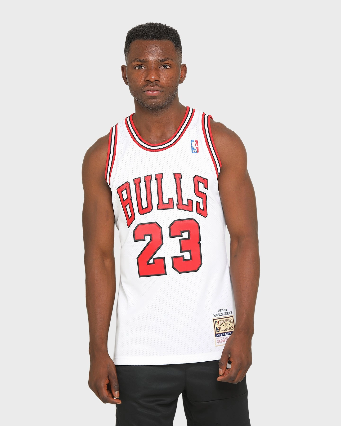 Mitchell & Ness Chicago Bulls Michael Jordan '97-'98 #23 Authentic NBA Jersey White Weekend Comfort Style Minimalistic Wear