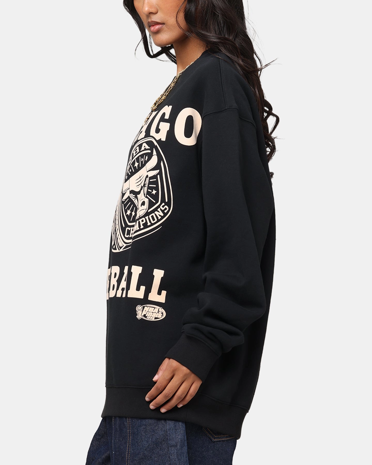 Fray Resistant Edges Thermal Insulation Design Mitchell & Ness Chicago Bulls Rings Crewneck Black