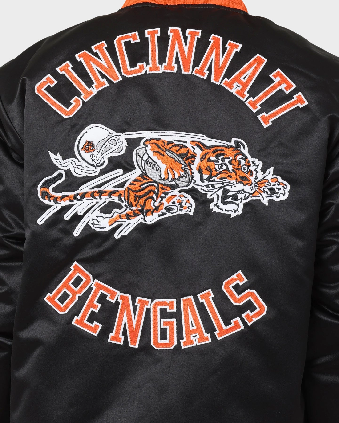 Variable Baffle Sizing Confidence booster Mitchell & Ness Cincinatti Bengals Heavyweight Satin Jacket Black