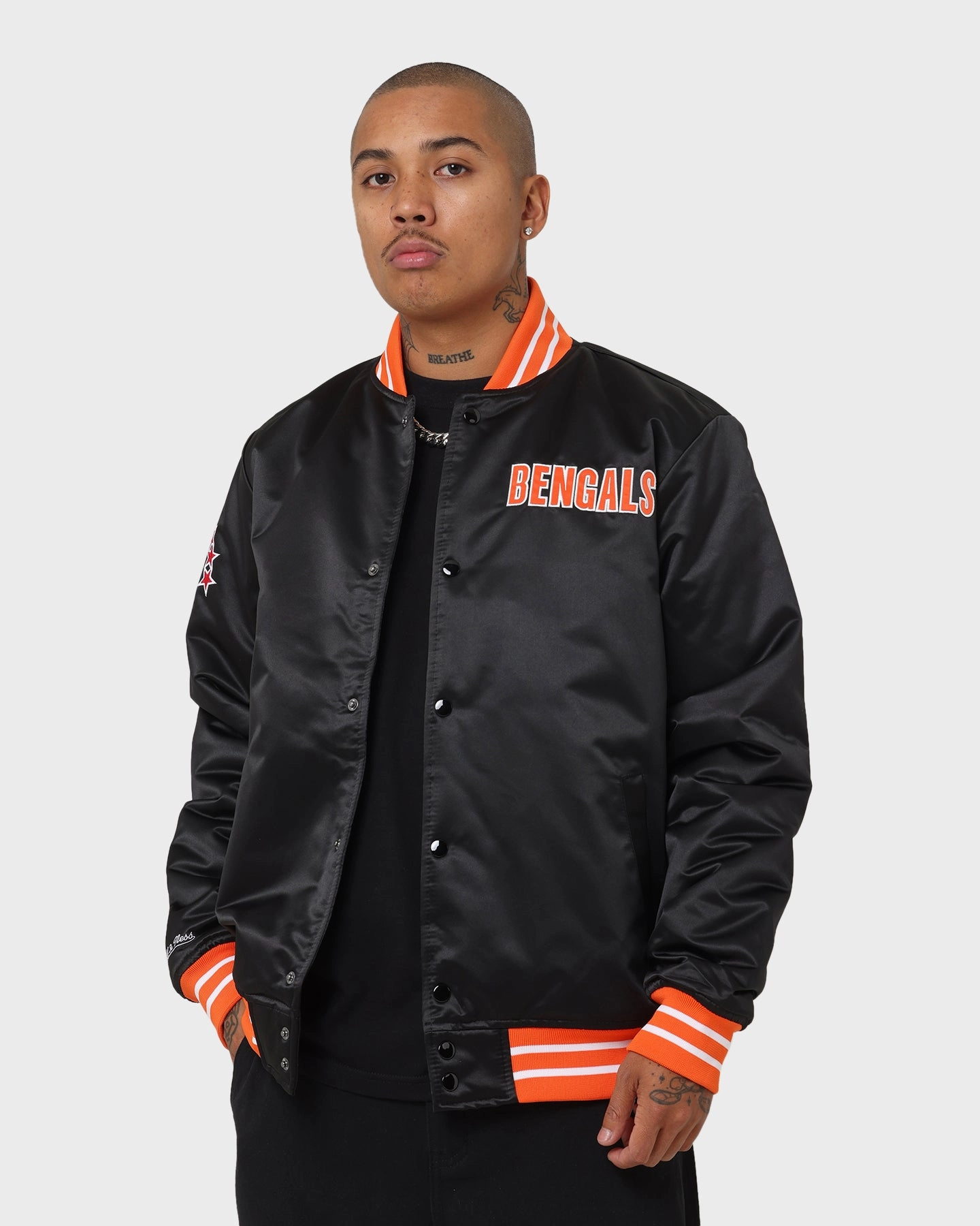 Cold Shield city lights Mitchell & Ness Cincinatti Bengals Heavyweight Satin Jacket Black