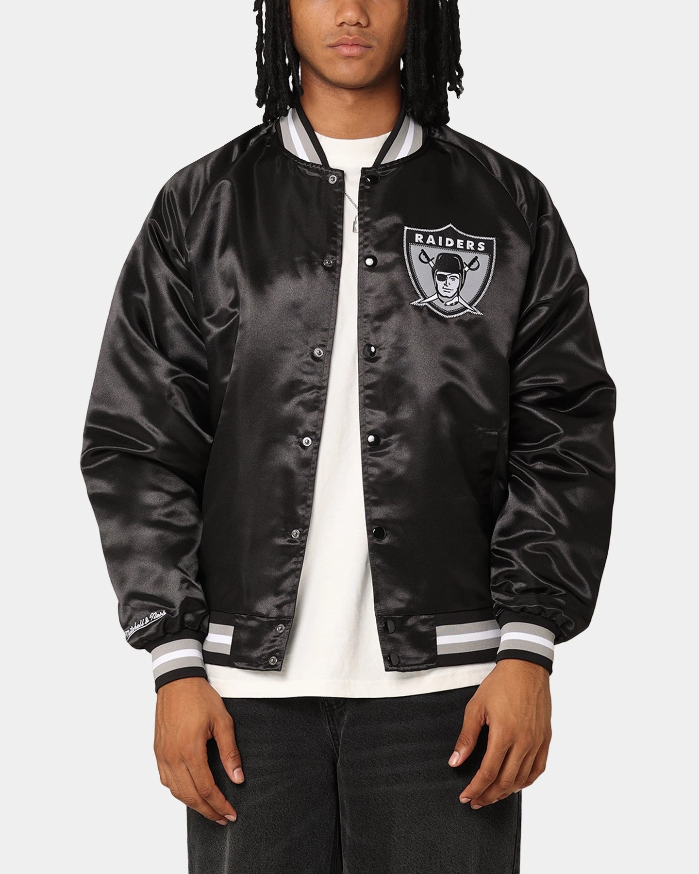 Adjustable Hem System Multipanel Construction Mitchell & Ness Las Vegas Raiders Lightweight Satin Jacket Black