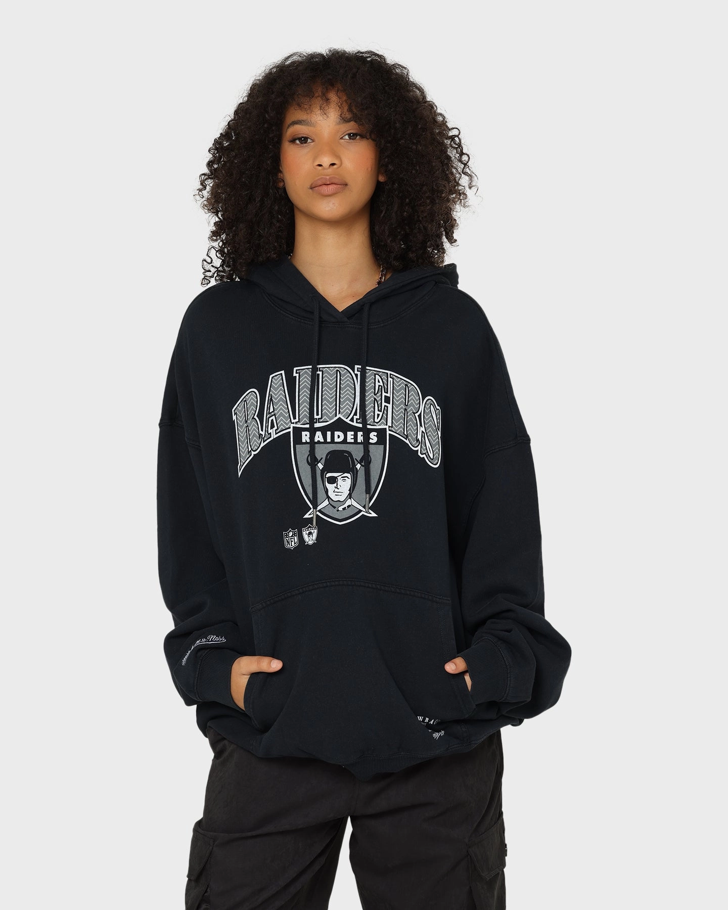 Paper Temperature Adaptive Fabric Mitchell & Ness Las Vegas Raiders Point Guard Hoodie Faded Black