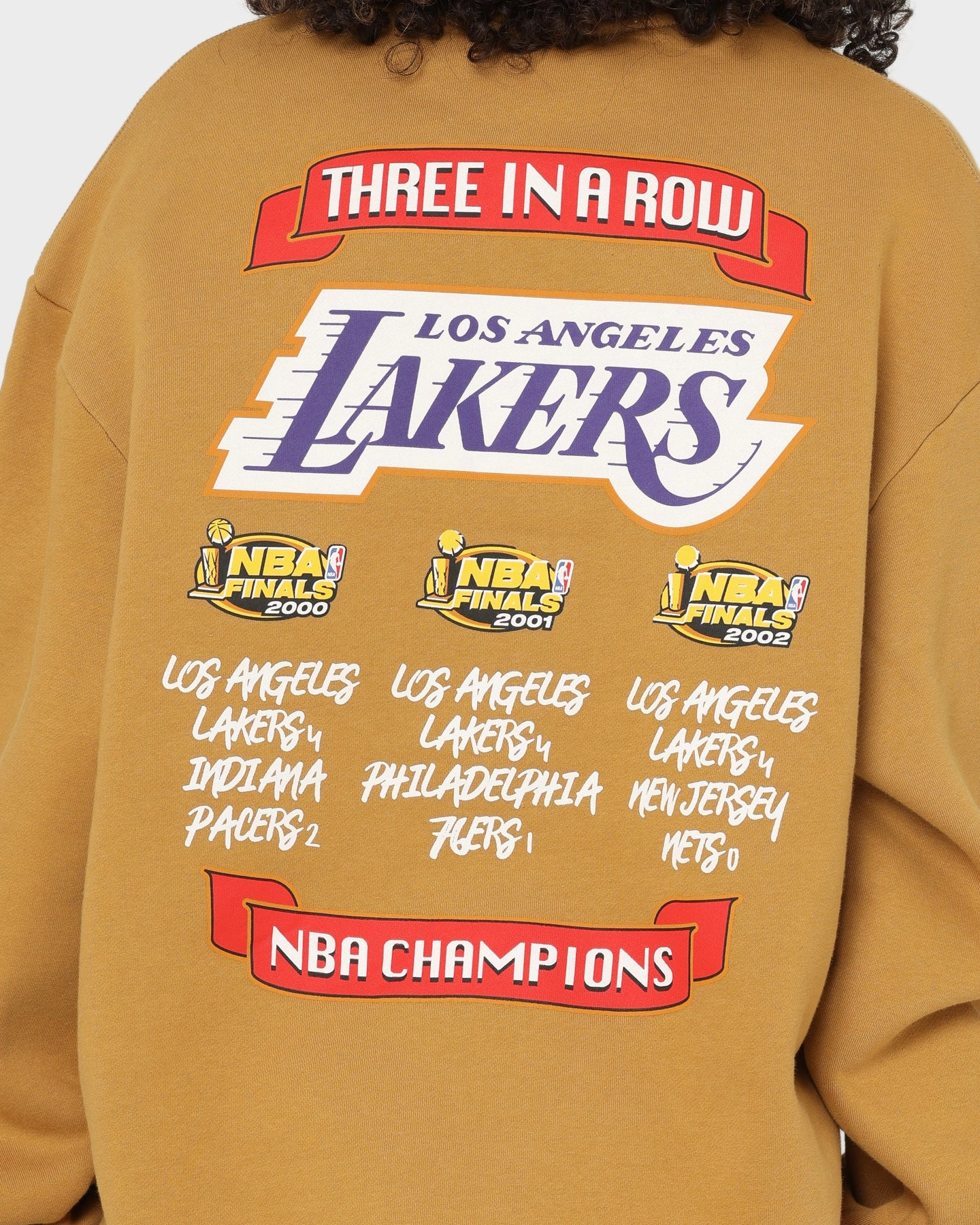 Mitchell & Ness Los Angeles Lakers 3-Peat Crewneck Bone Brown Comfort First Comfy Fashion