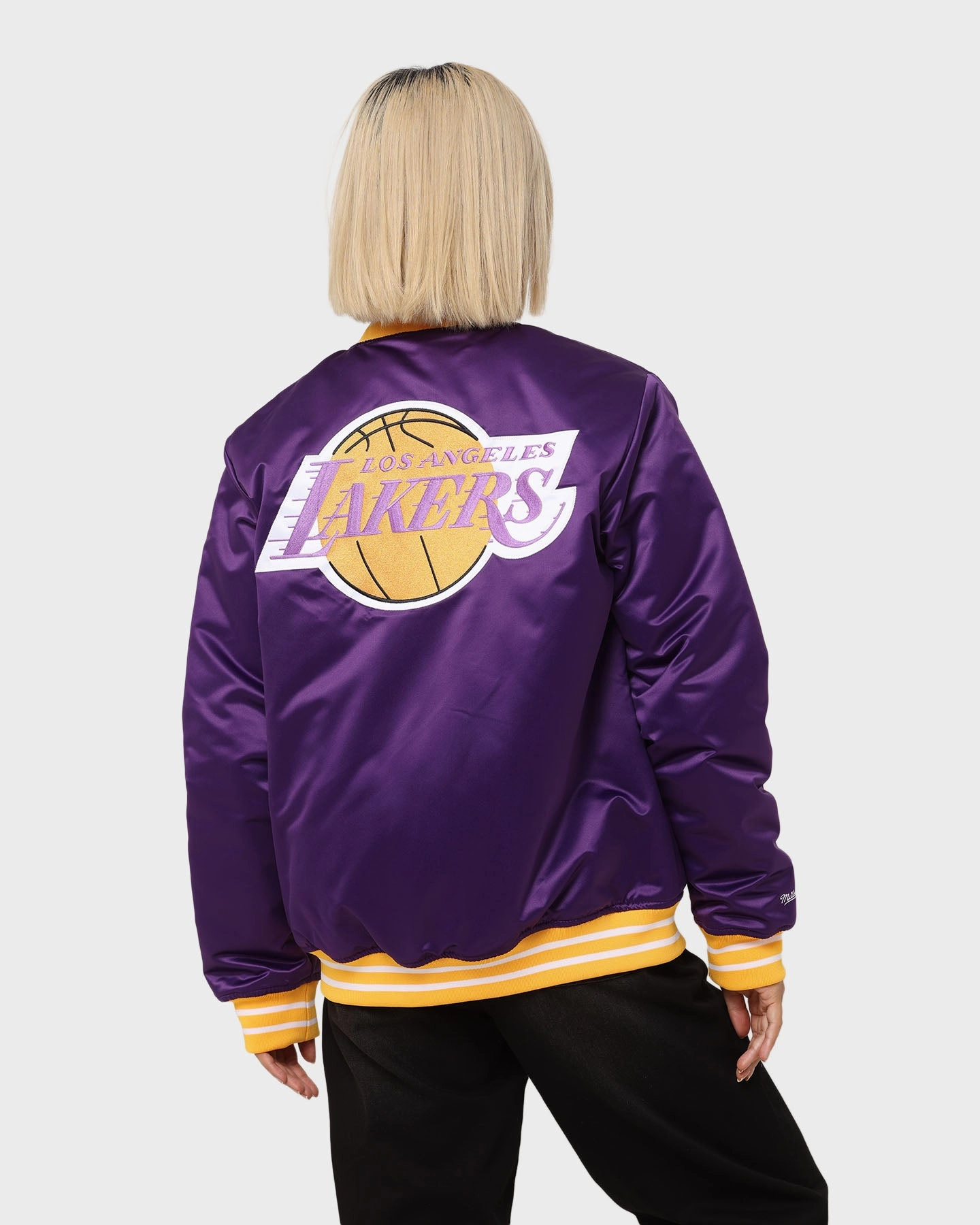 Lightweight Comfort Mitchell & Ness Los Angeles Lakers Heavyweight Satin Jacket Purple