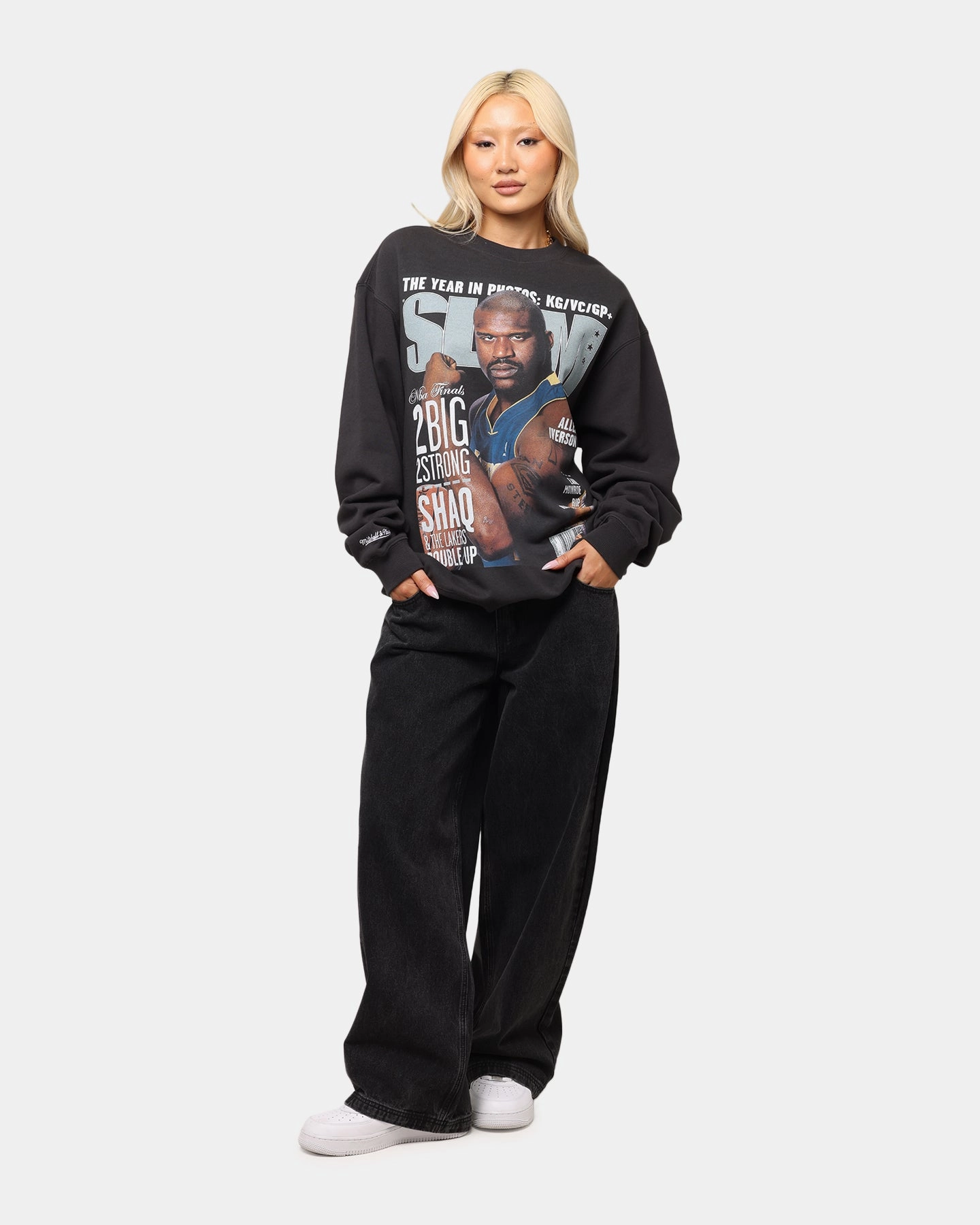 Stylish Knit Layer Mitchell & Ness Los Angeles Lakers Shaquille O'Neal Slam Magazine Crewneck Faded Black