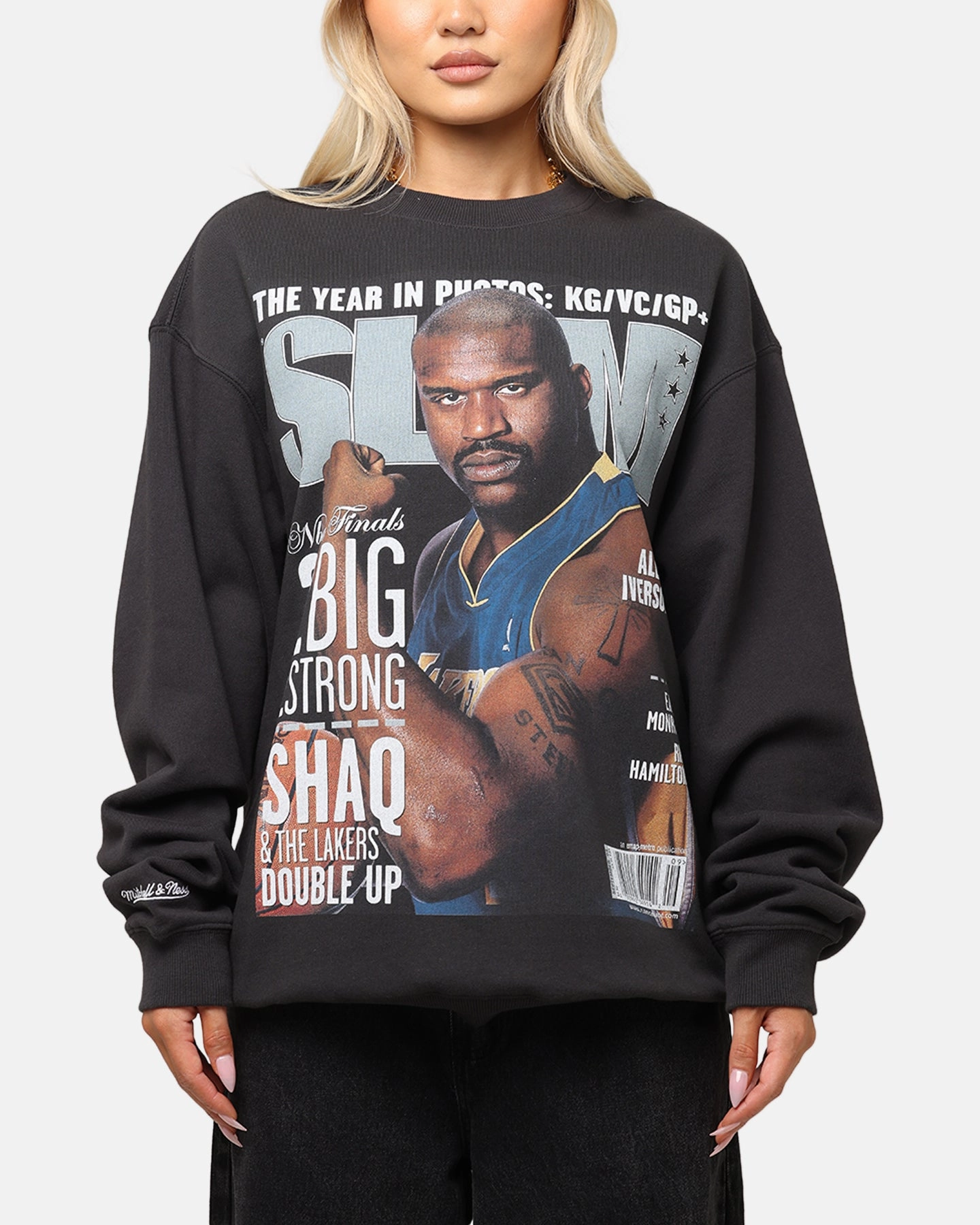 Mitchell & Ness Los Angeles Lakers Shaquille O'Neal Slam Magazine Crewneck Faded Black Minimal Style Cozy Warmth