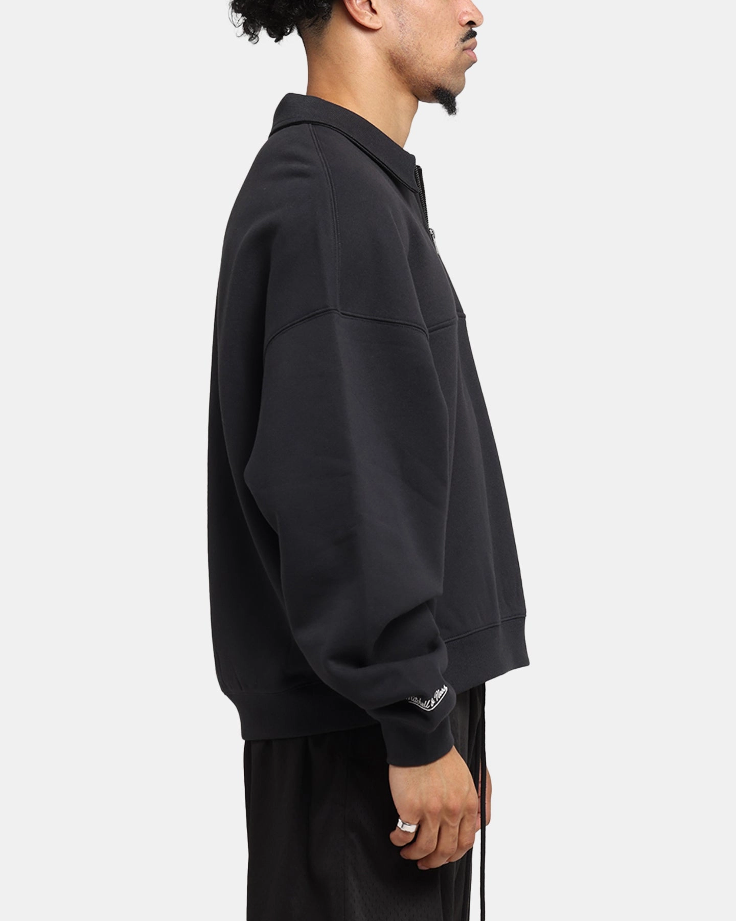 Mitchell & Ness New York Knicks Boxy Quarter Zip Crewneck Faded Black Hygroscopic Fiber Blend Breathable Knitwear